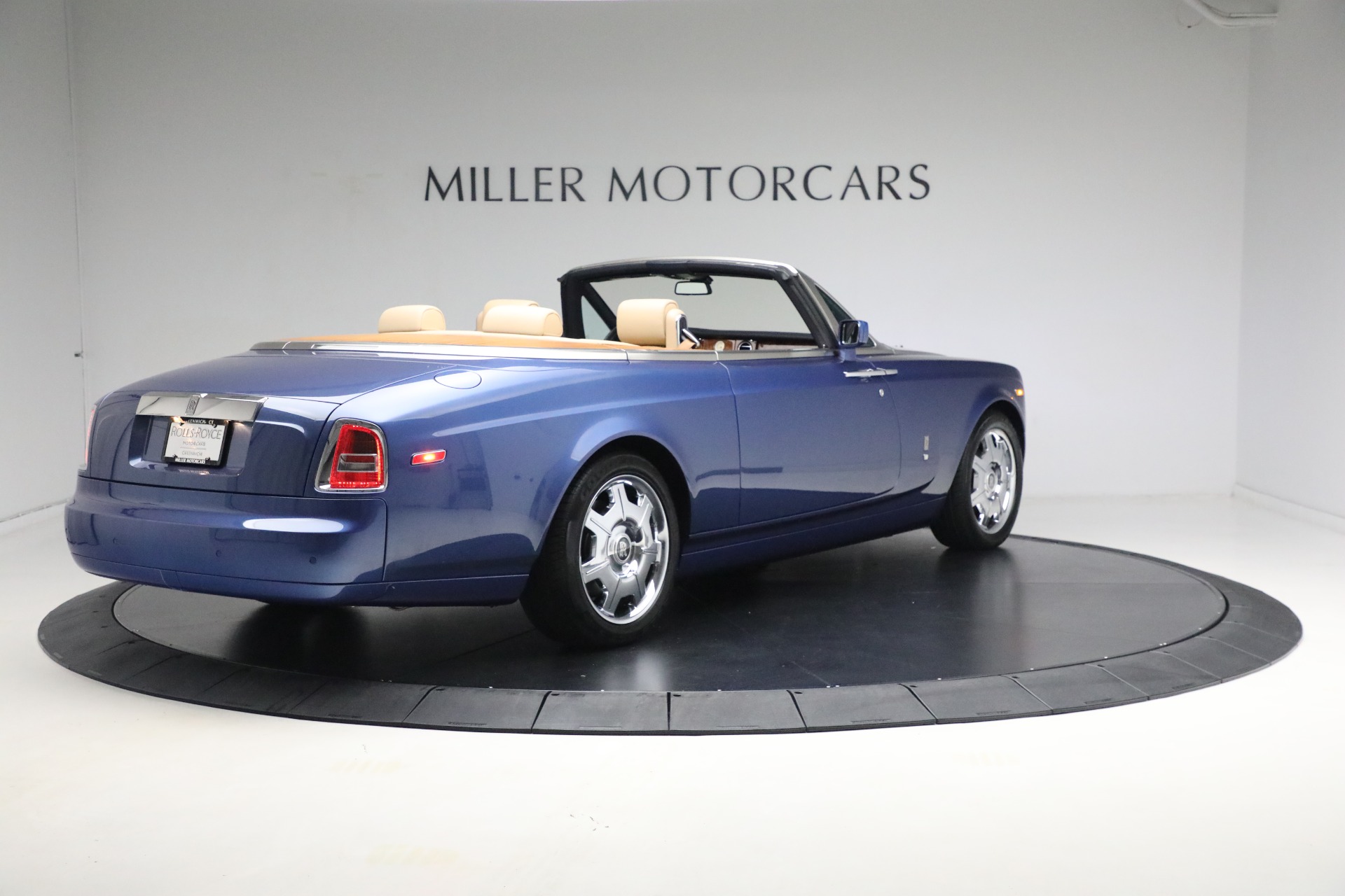 Used-2009-Rolls-Royce-Phantom-Drophead-Coupe