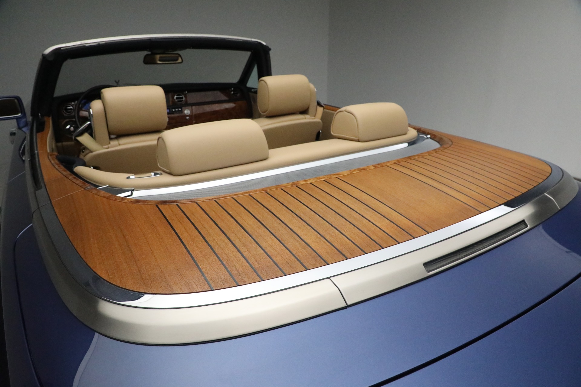 Used-2009-Rolls-Royce-Phantom-Drophead-Coupe