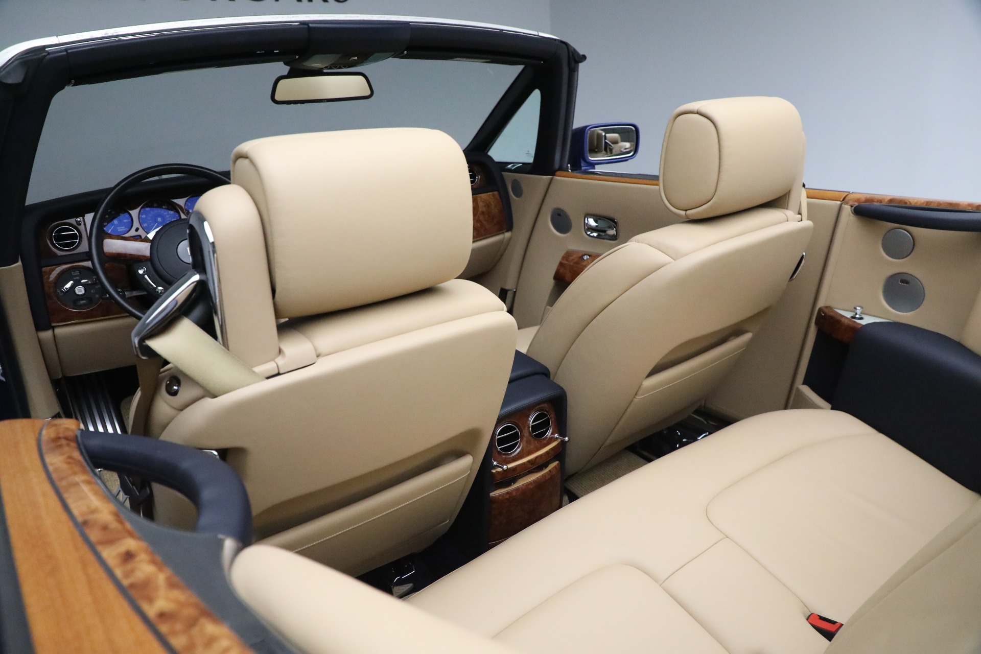 Used-2009-Rolls-Royce-Phantom-Drophead-Coupe