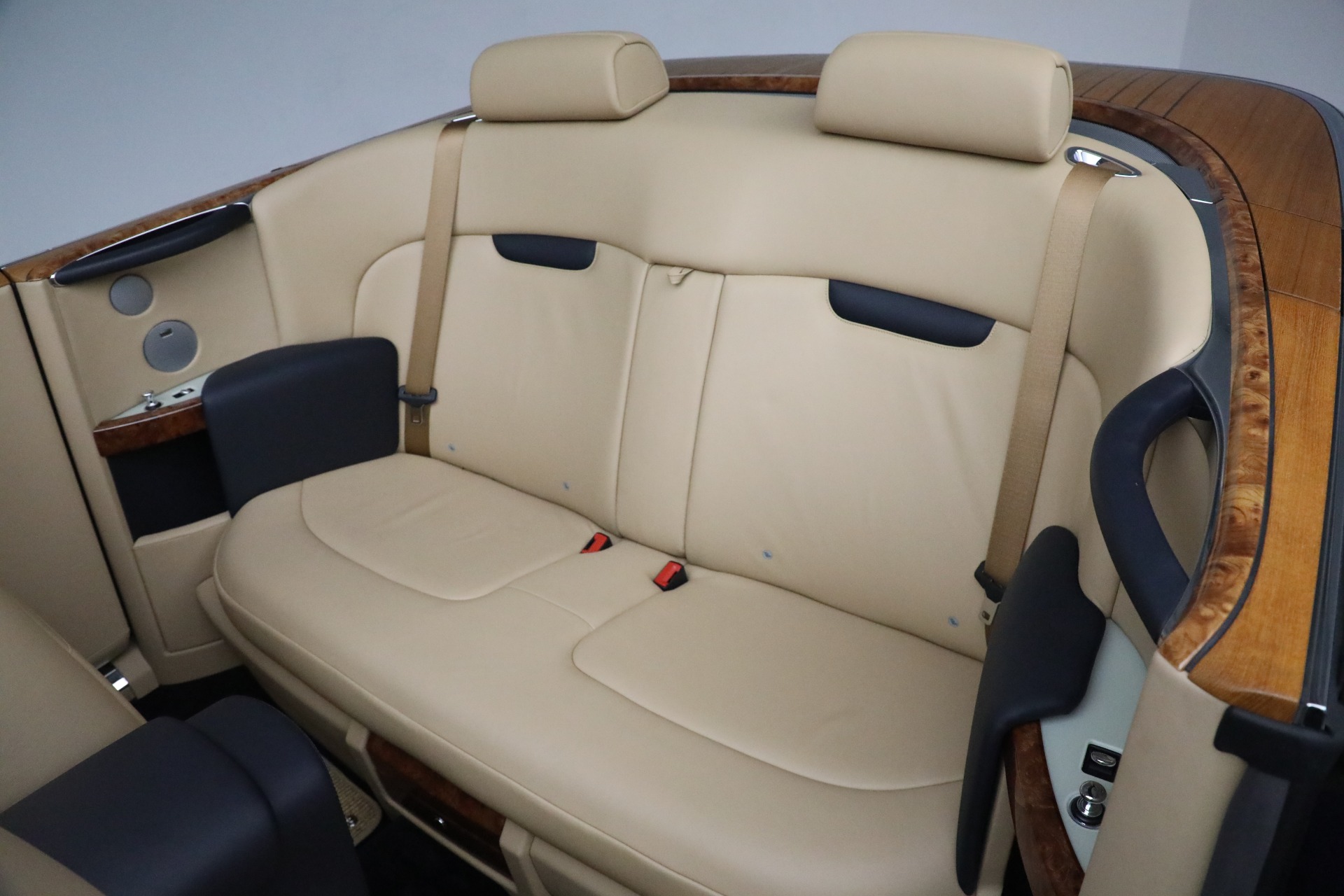 Used-2009-Rolls-Royce-Phantom-Drophead-Coupe