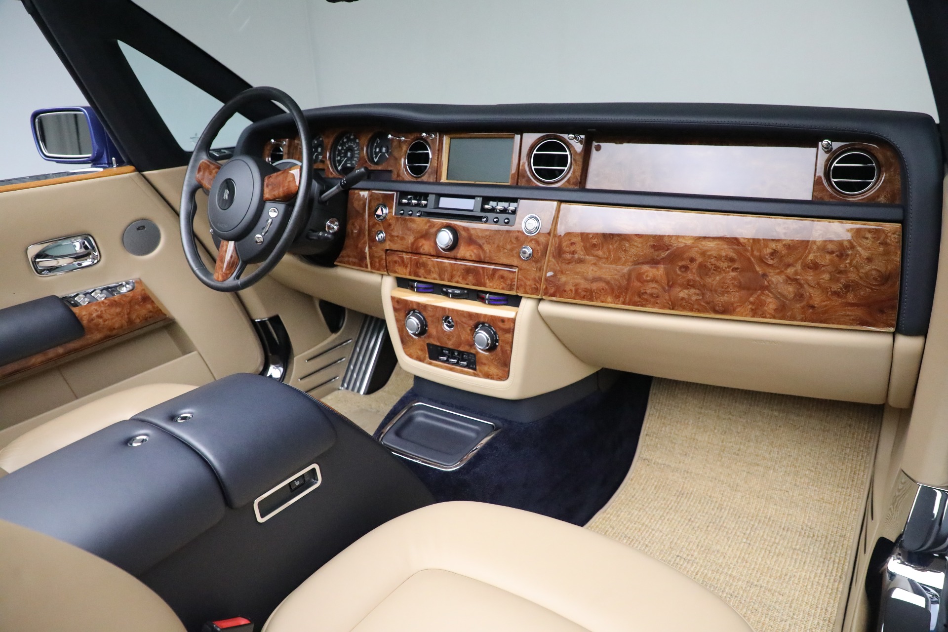 Used-2009-Rolls-Royce-Phantom-Drophead-Coupe