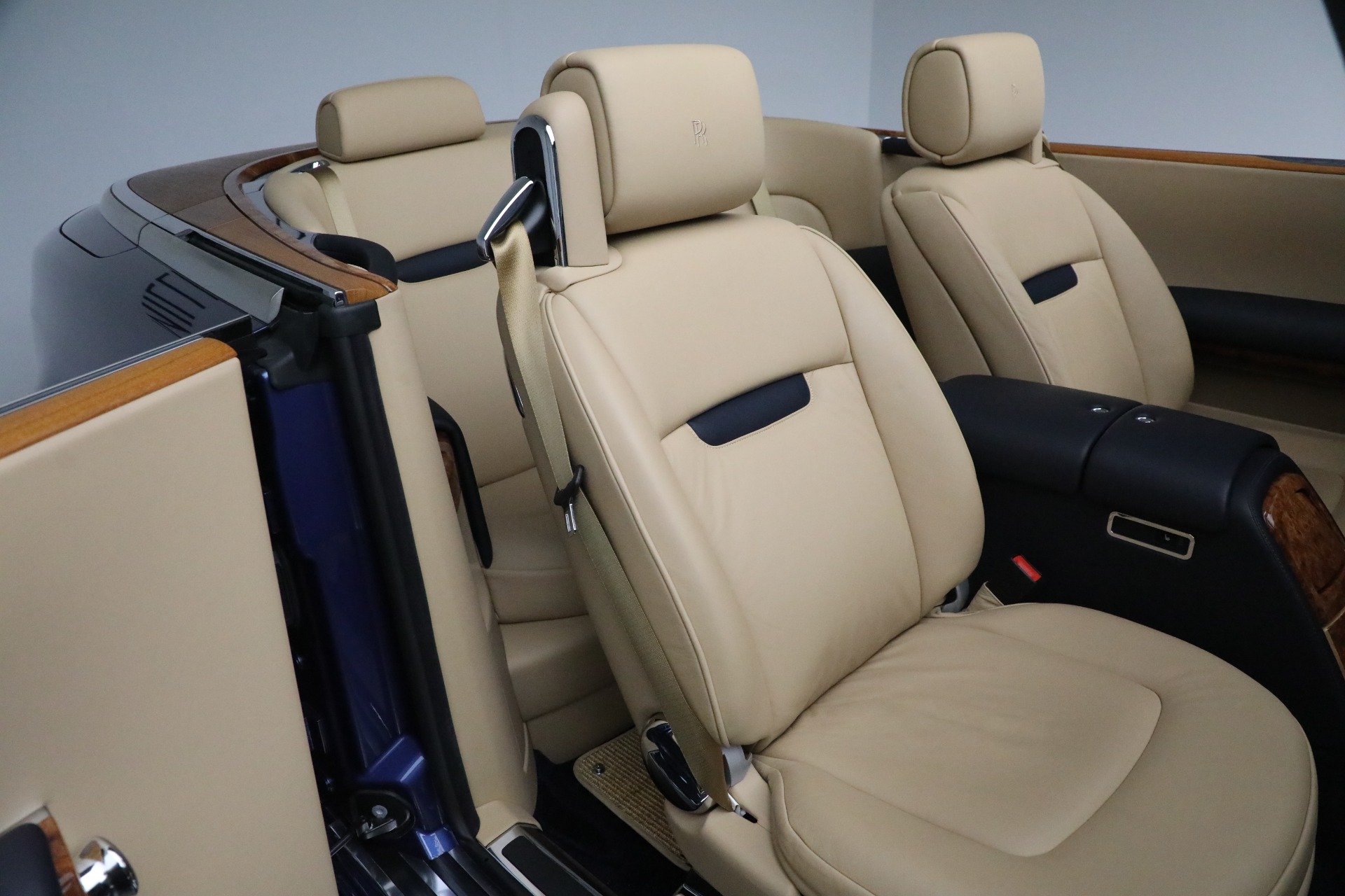 Used-2009-Rolls-Royce-Phantom-Drophead-Coupe