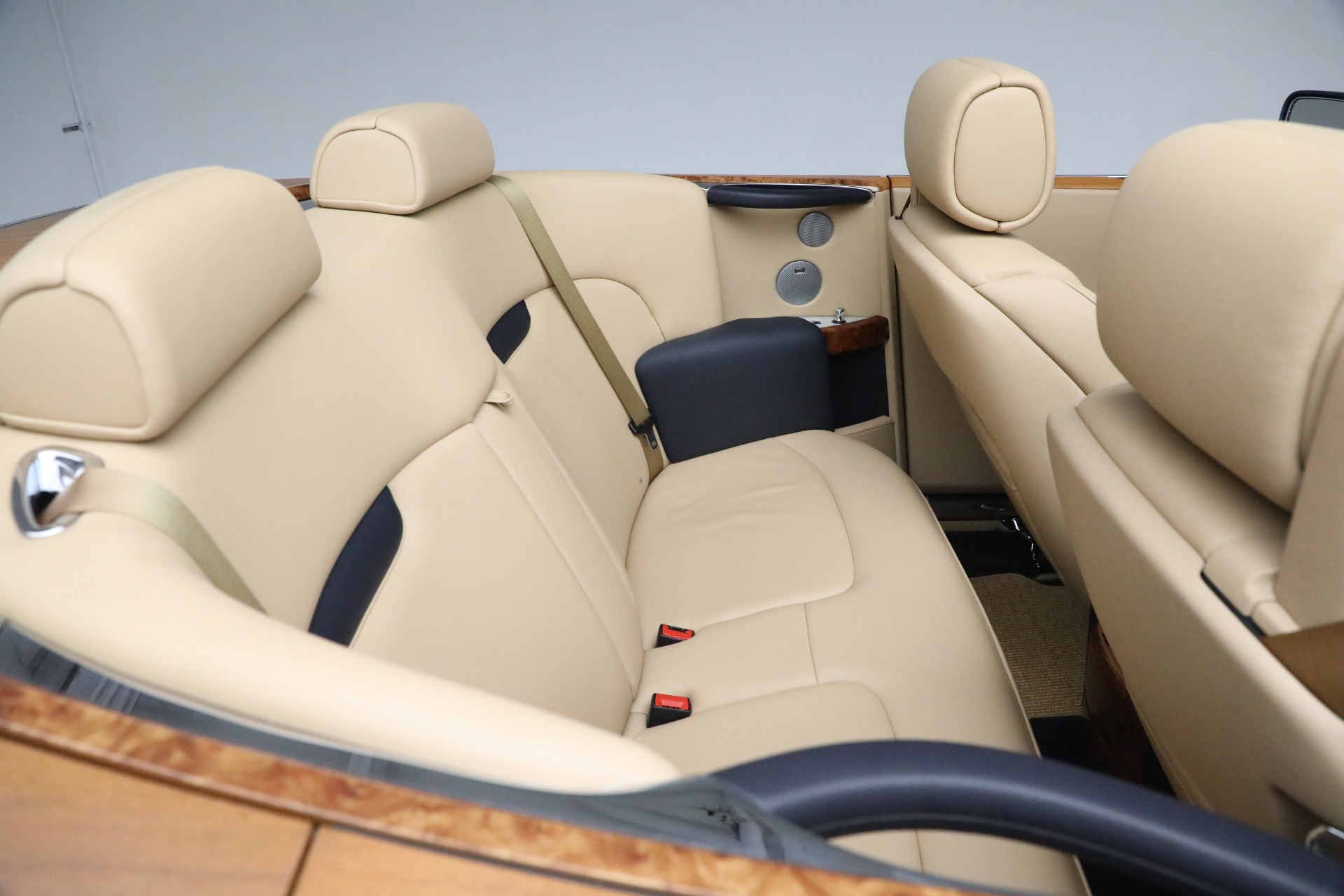 Used-2009-Rolls-Royce-Phantom-Drophead-Coupe