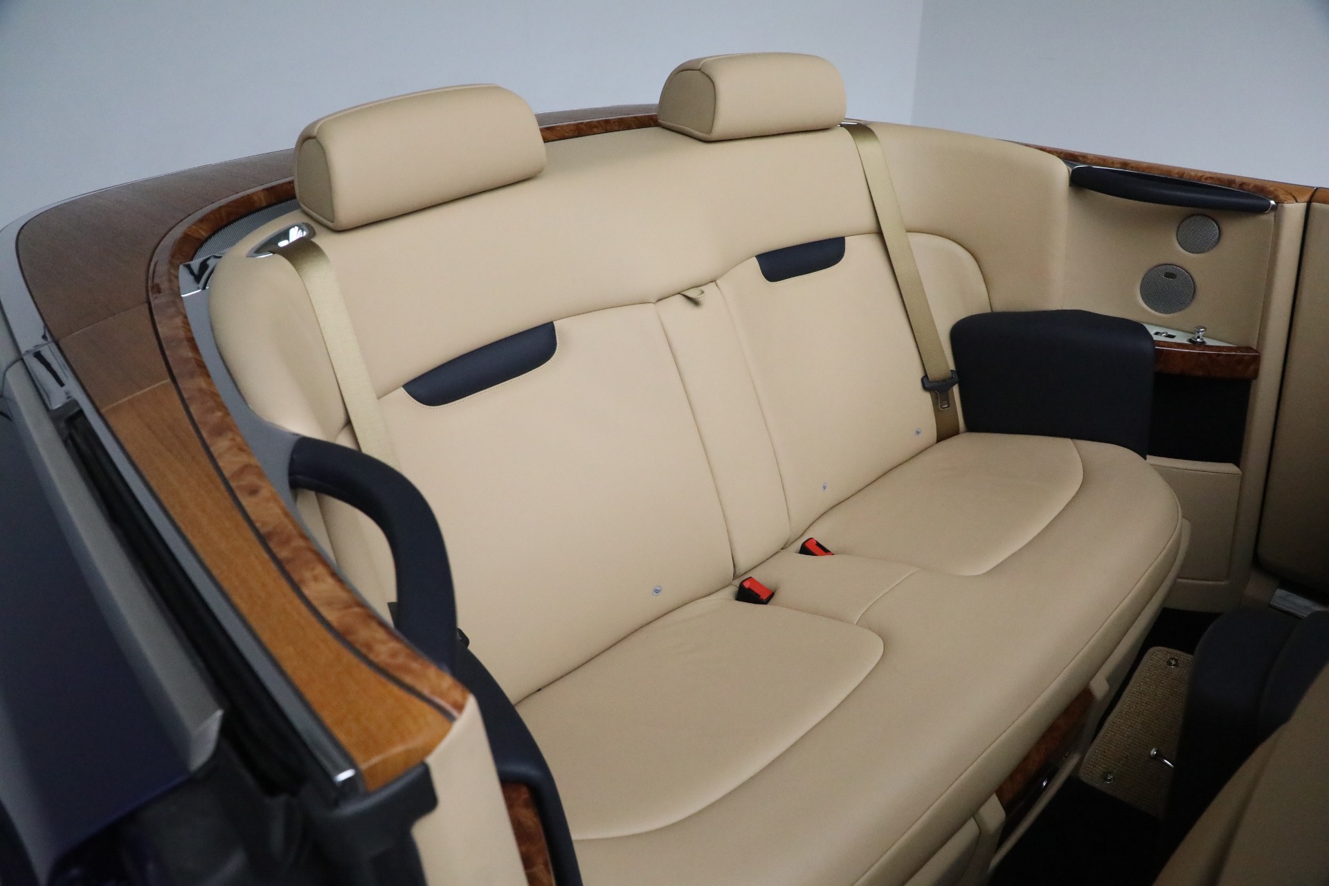 Used-2009-Rolls-Royce-Phantom-Drophead-Coupe