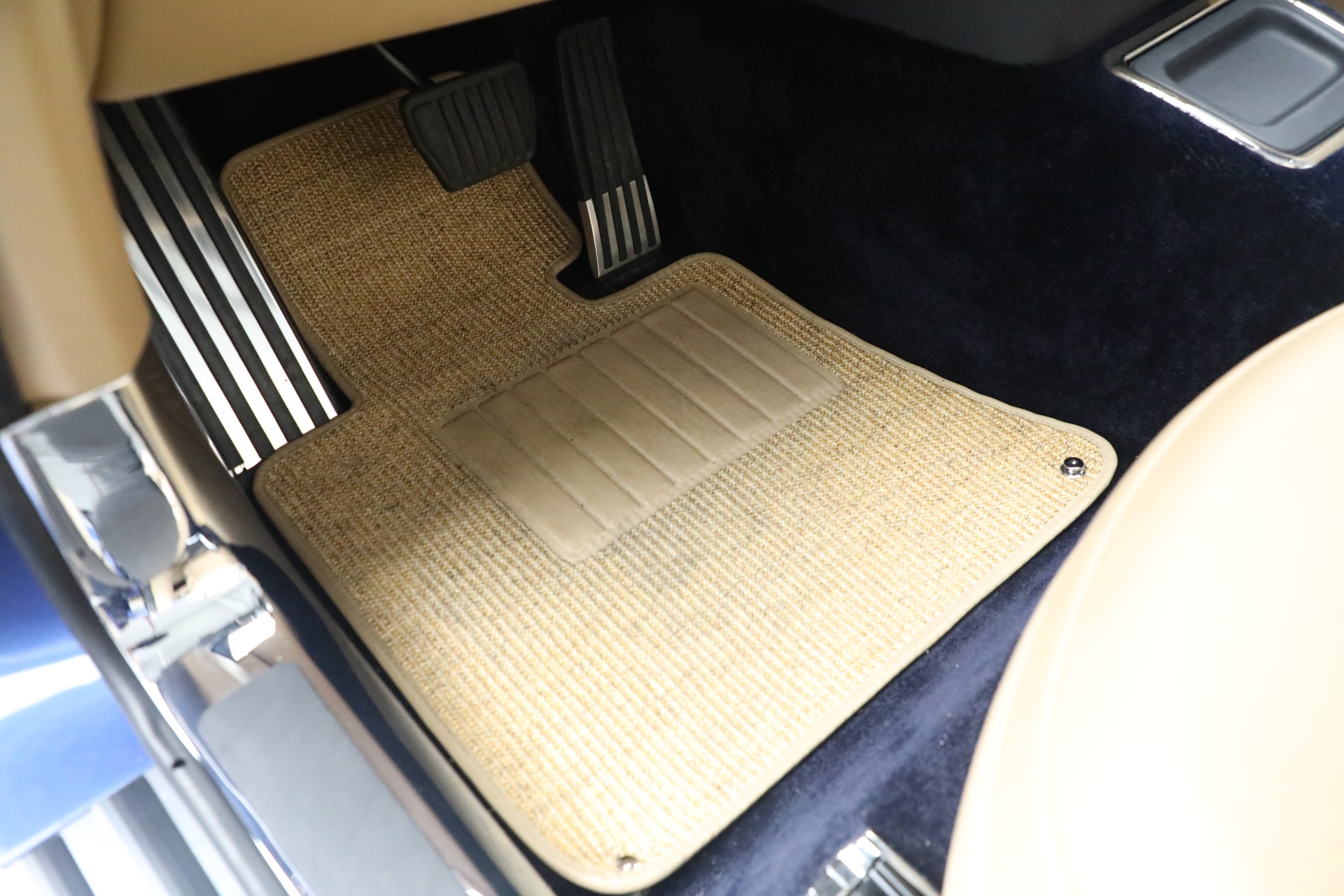 Used-2009-Rolls-Royce-Phantom-Drophead-Coupe