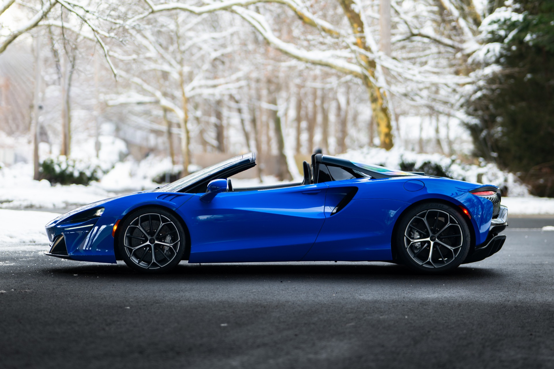 New-2025-McLaren-Artura-Spider-Performance