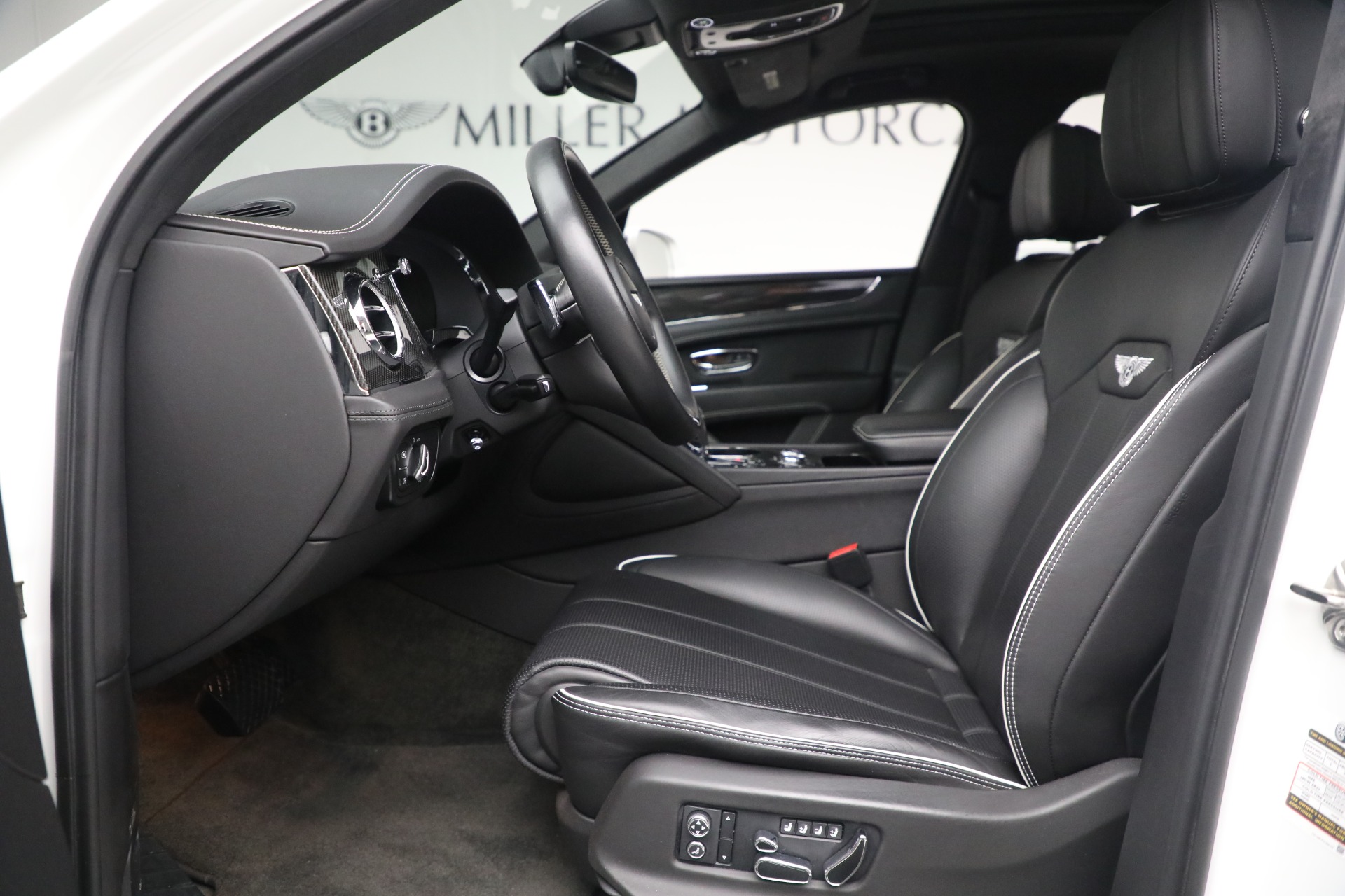 Used-2021-Bentley-Bentayga-V8