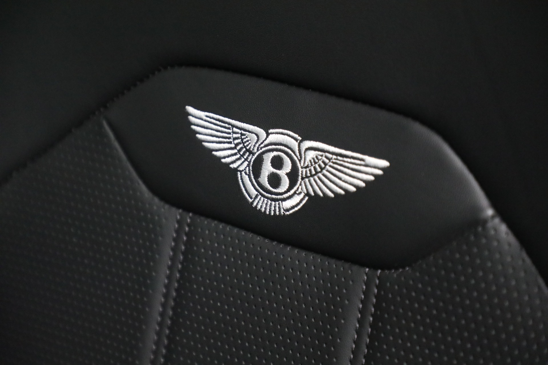 Used-2021-Bentley-Bentayga-V8