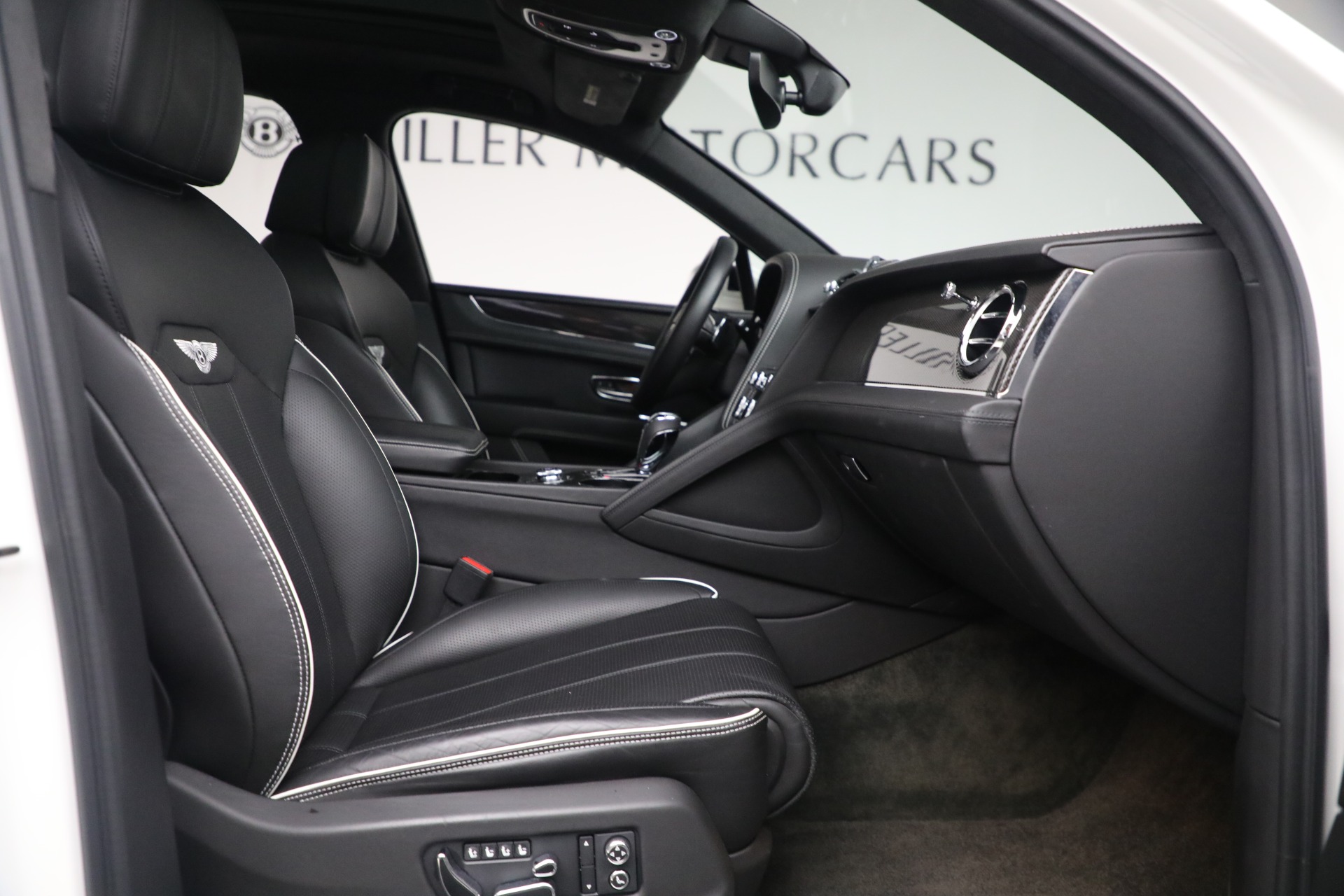 Used-2021-Bentley-Bentayga-V8