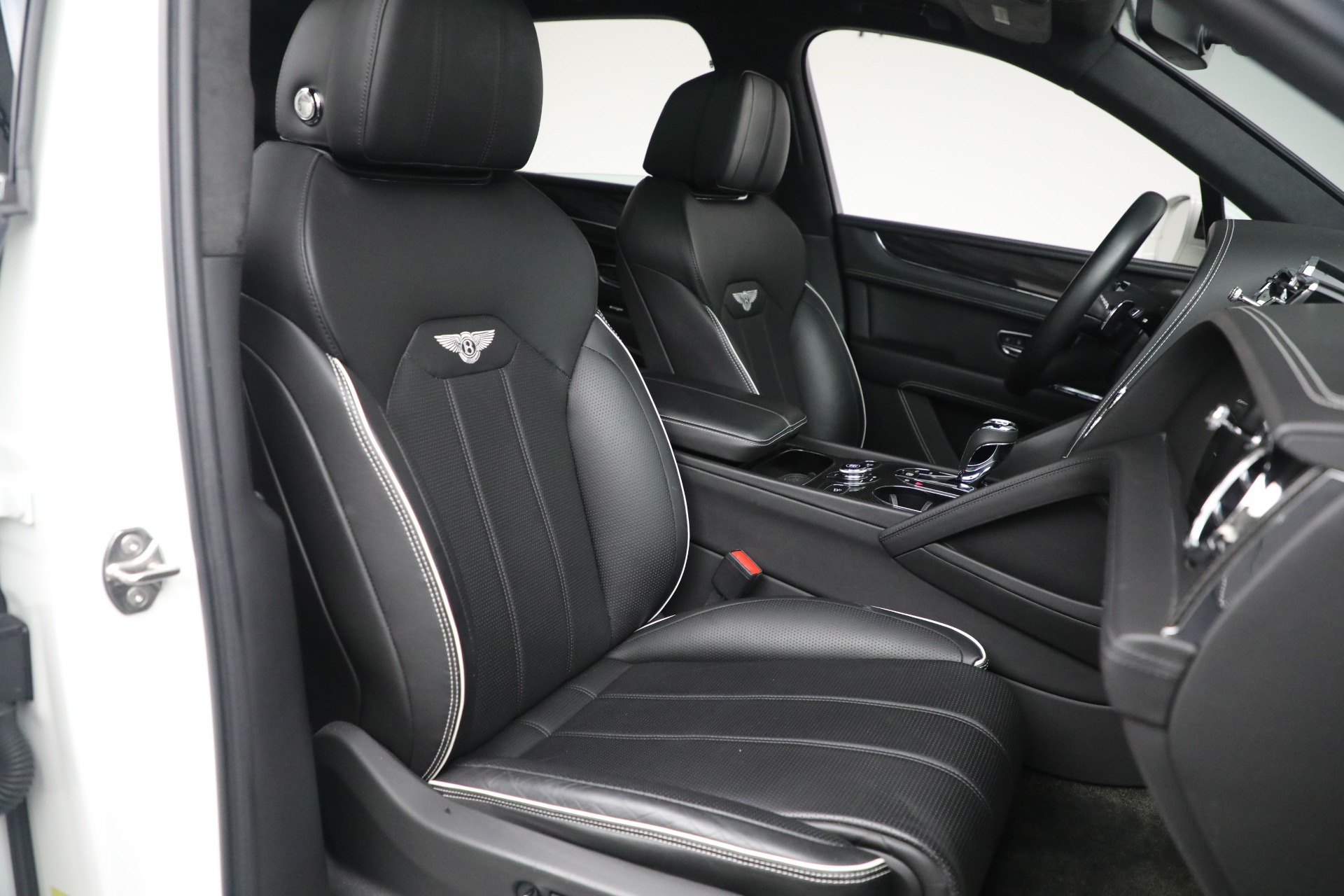 Used-2021-Bentley-Bentayga-V8