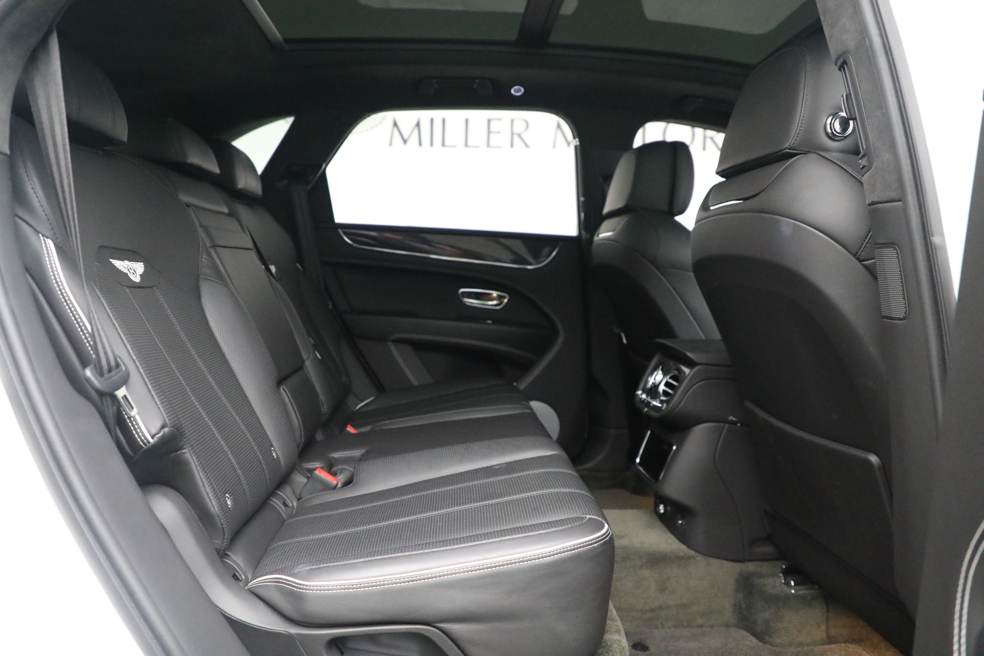 Used-2021-Bentley-Bentayga-V8