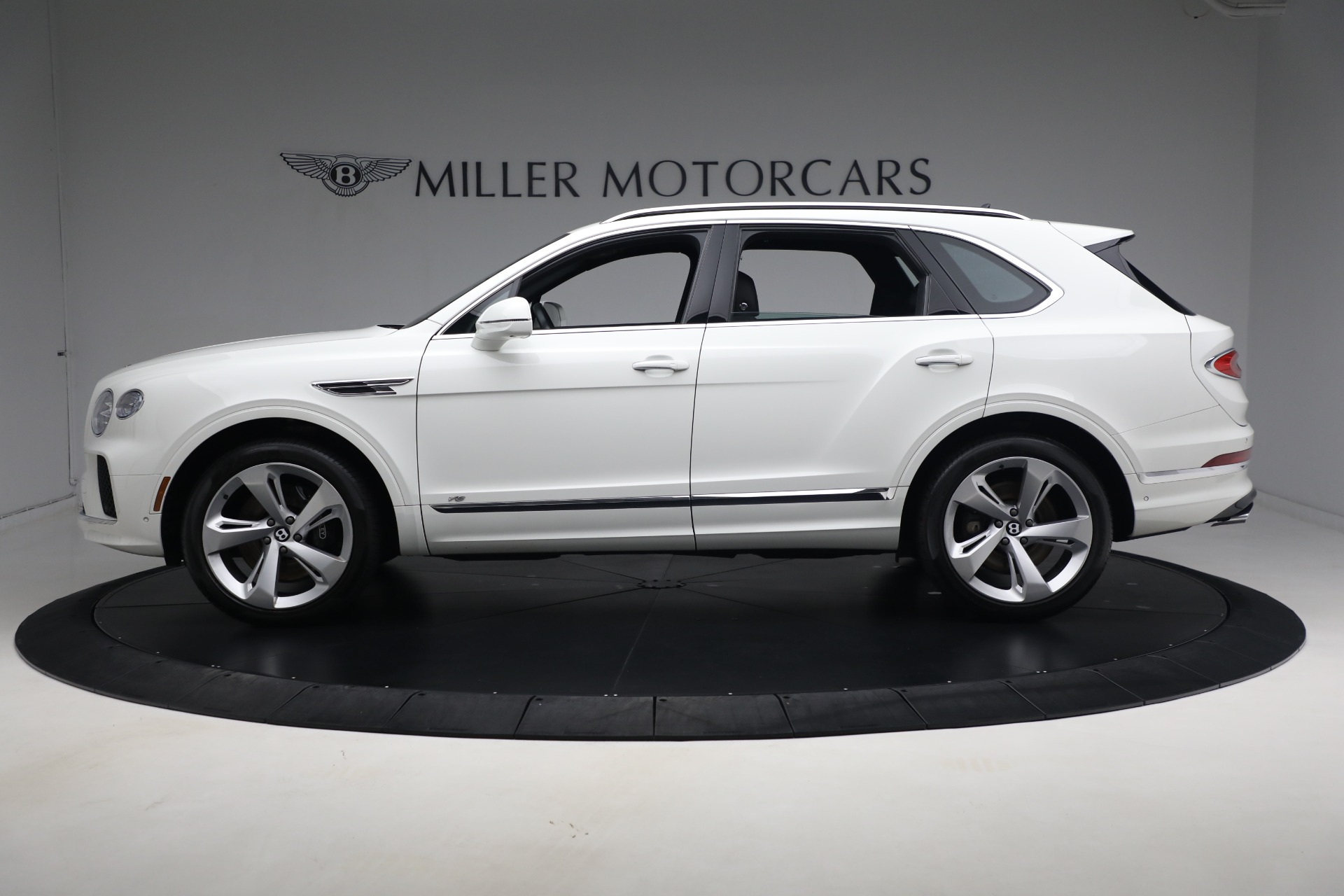 Used-2021-Bentley-Bentayga-V8