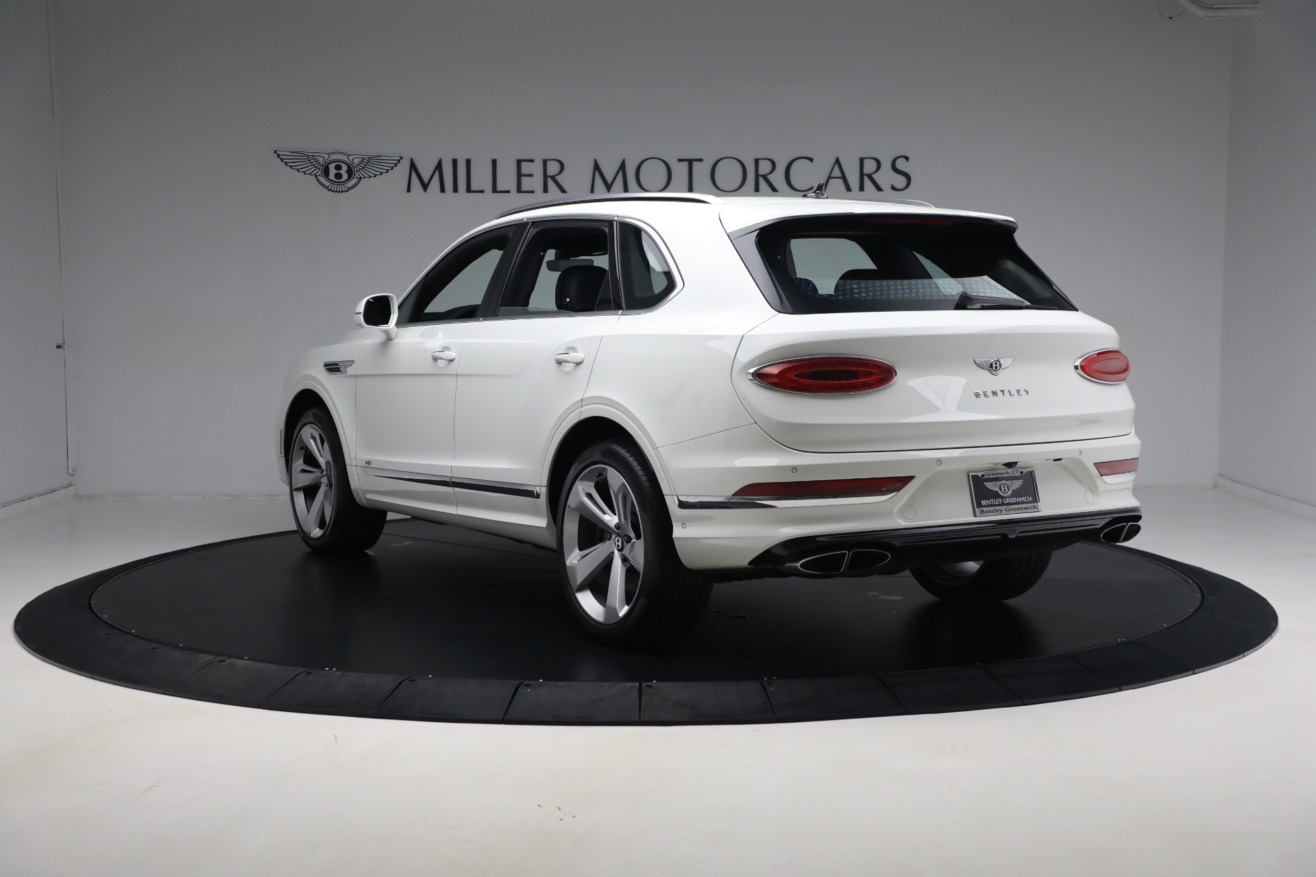 Used-2021-Bentley-Bentayga-V8