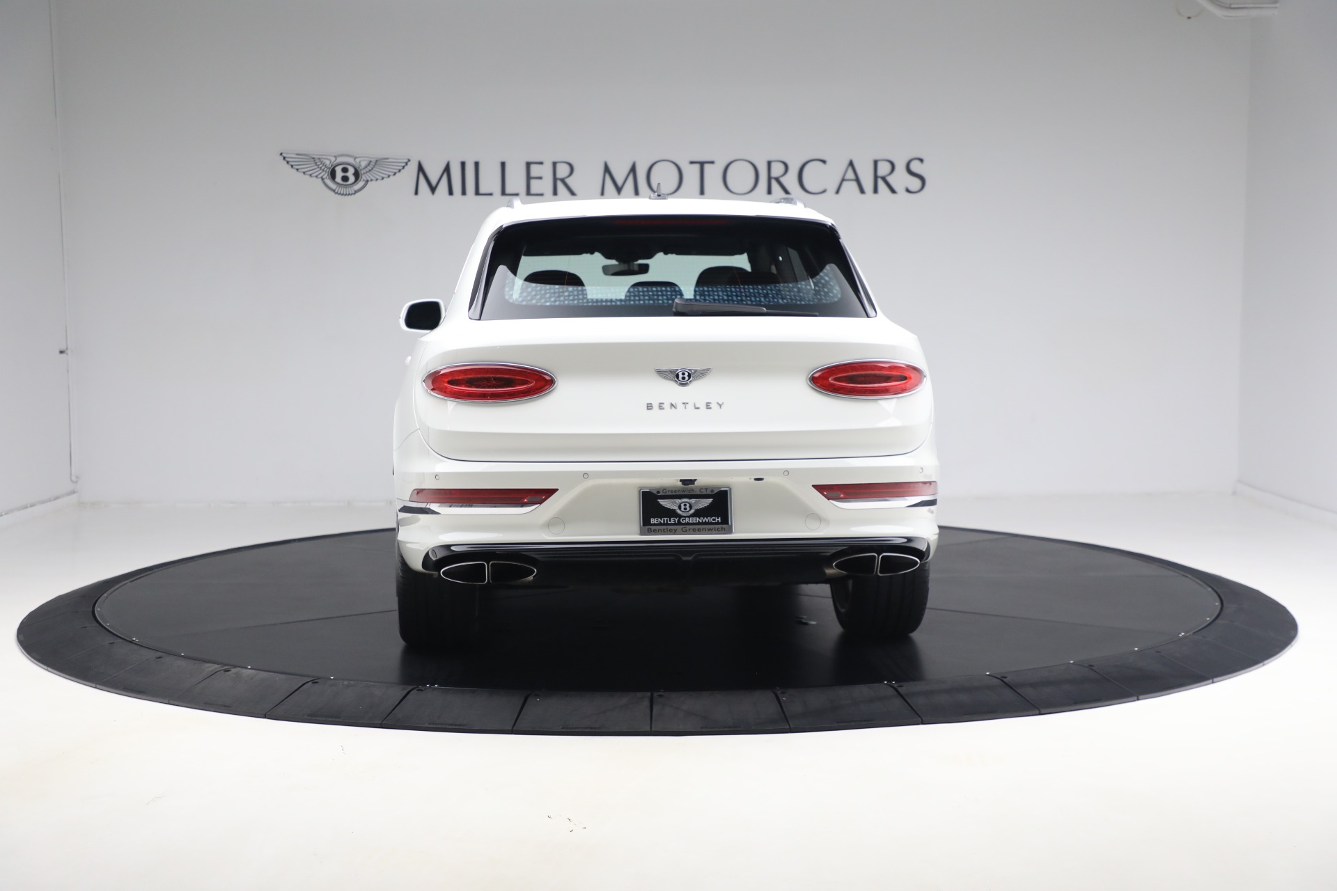 Used-2021-Bentley-Bentayga-V8