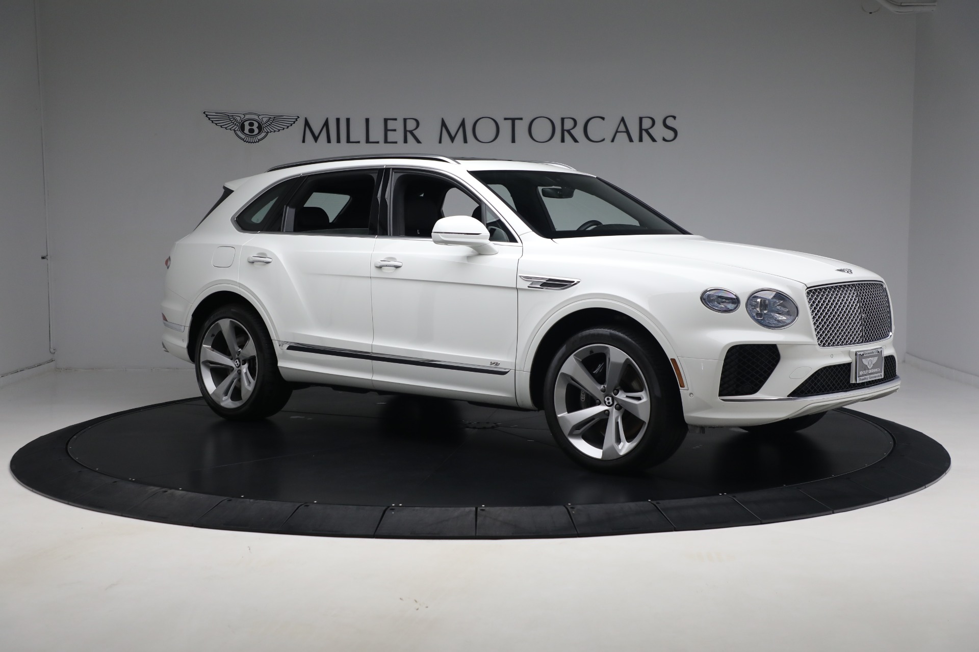 Used-2021-Bentley-Bentayga-V8
