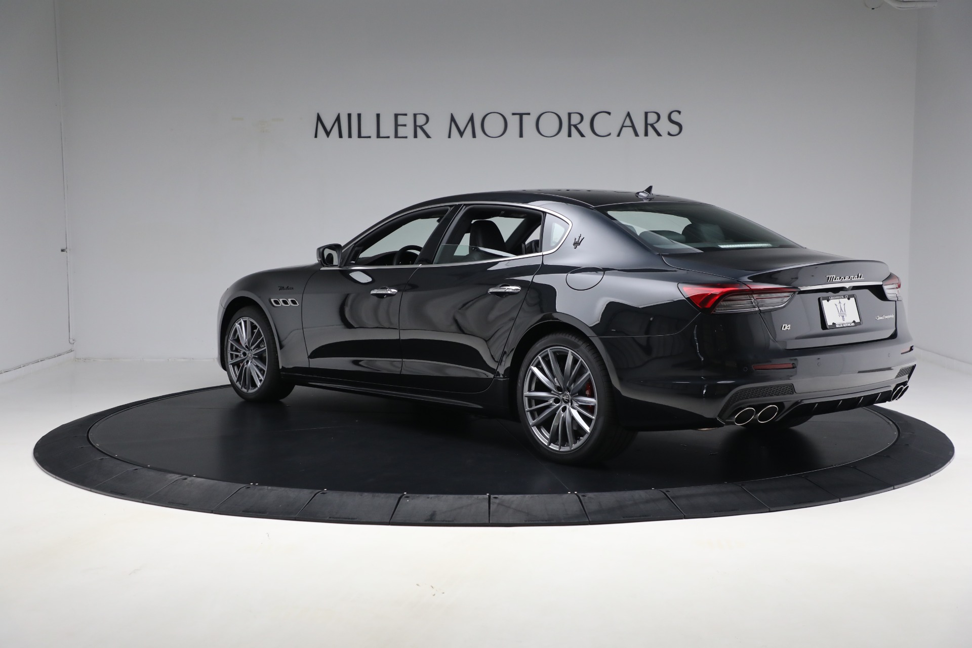 New-2024-Maserati-Quattroporte-Modena-Ultima-Q4
