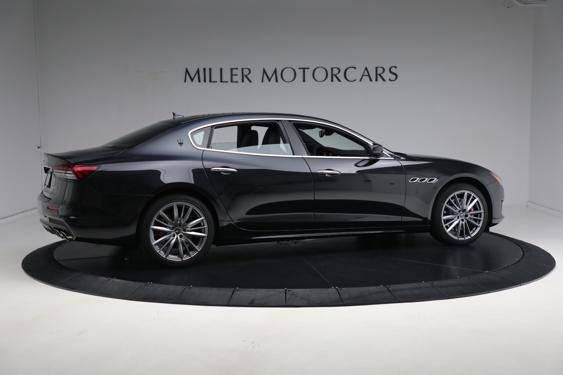 New-2024-Maserati-Quattroporte-Modena-Ultima-Q4