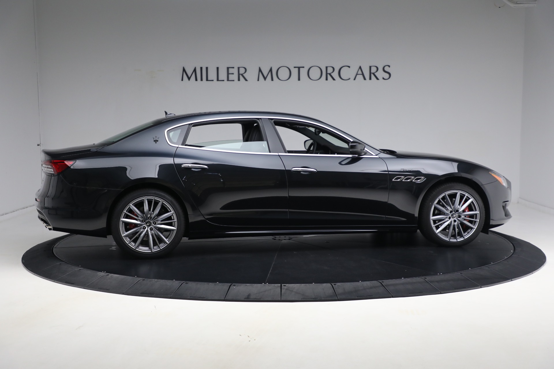 New-2024-Maserati-Quattroporte-Modena-Ultima-Q4