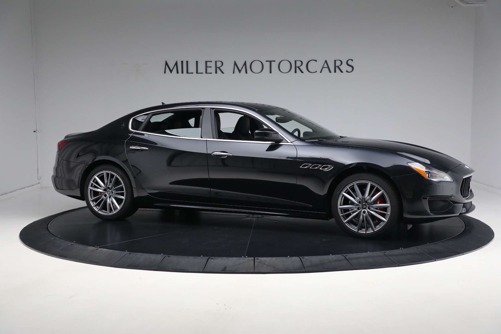 New-2024-Maserati-Quattroporte-Modena-Ultima-Q4