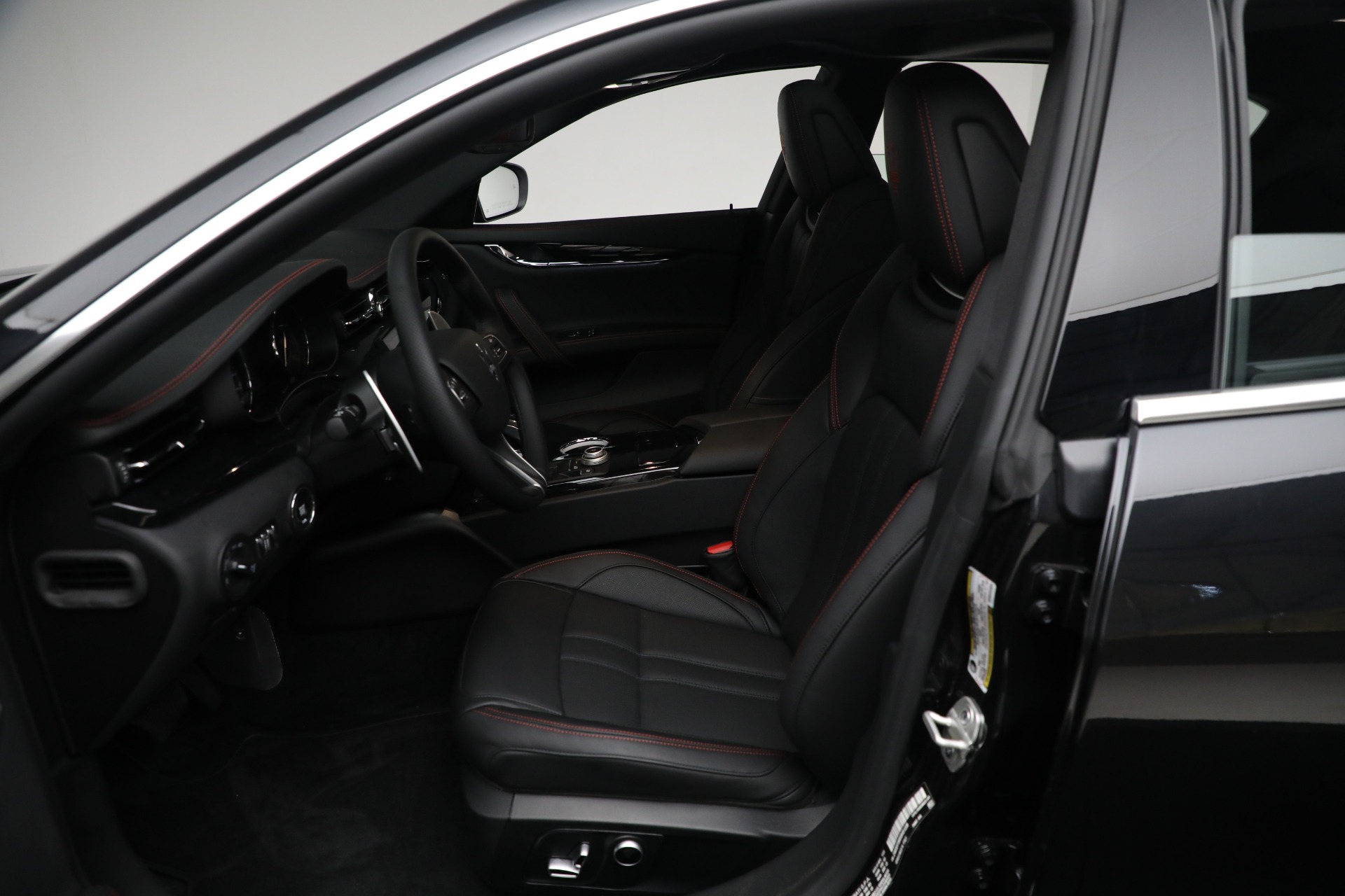 New-2024-Maserati-Quattroporte-Modena-Ultima-Q4