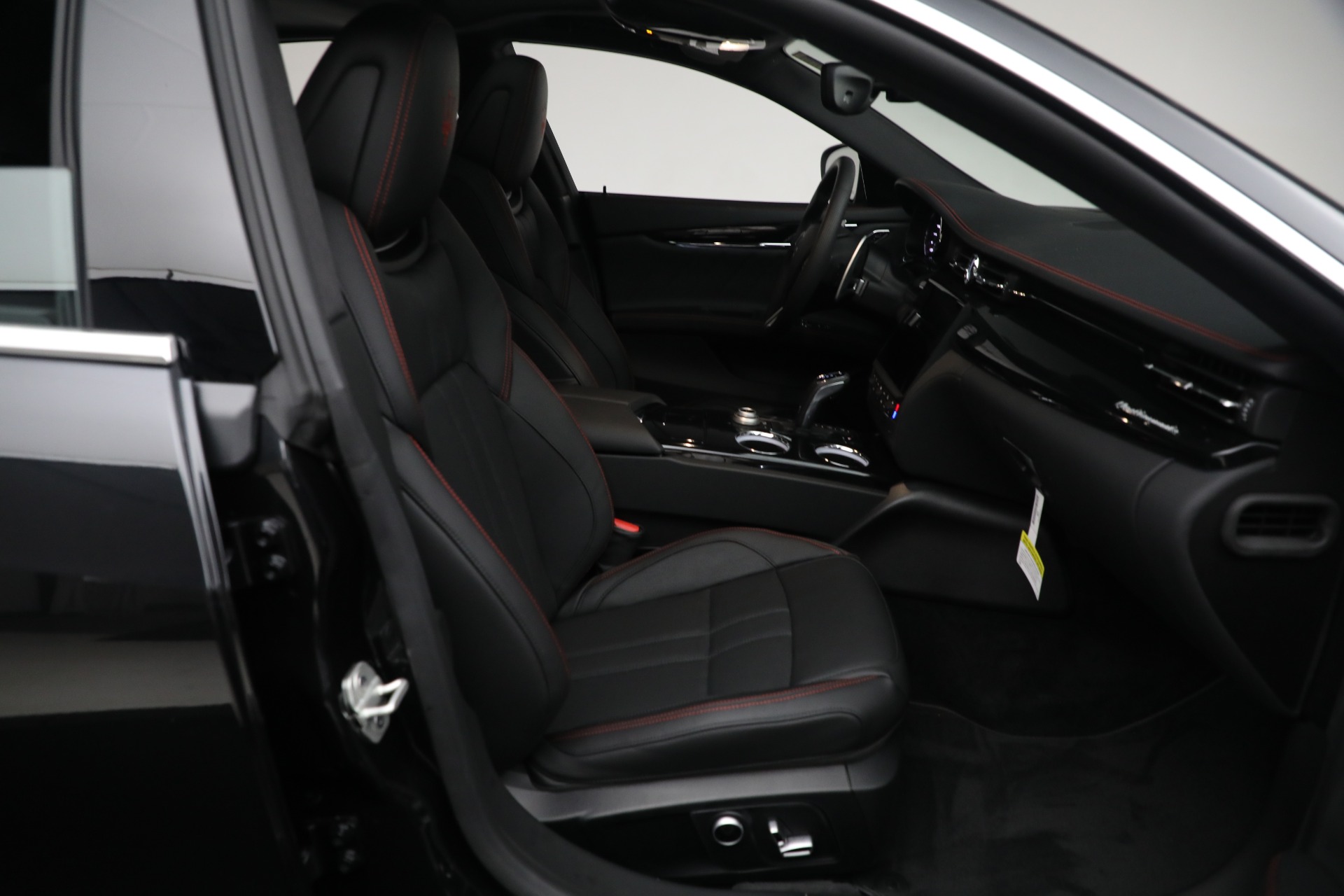 New-2024-Maserati-Quattroporte-Modena-Ultima-Q4