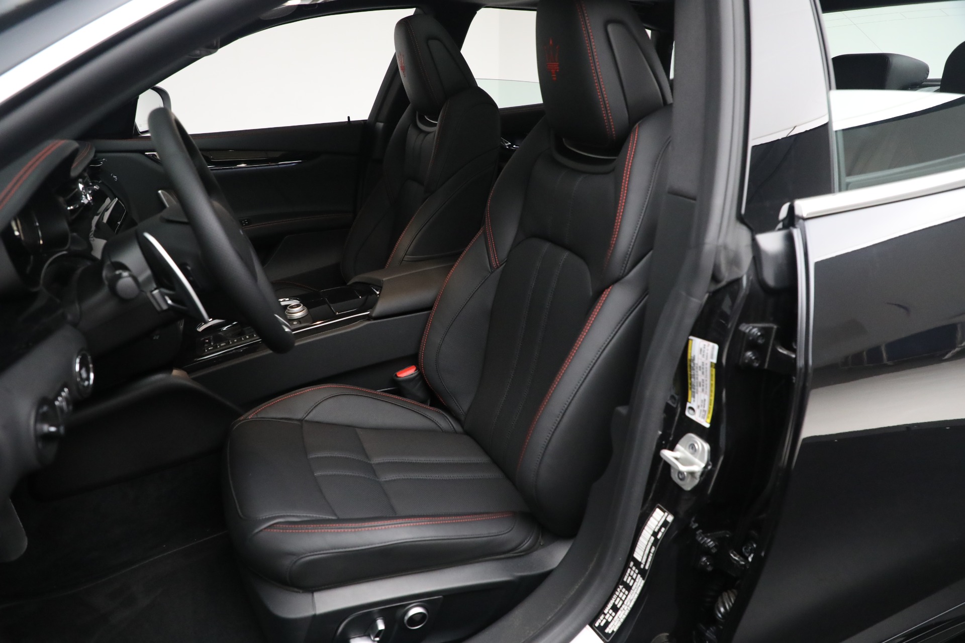 New-2024-Maserati-Quattroporte-Modena-Ultima-Q4