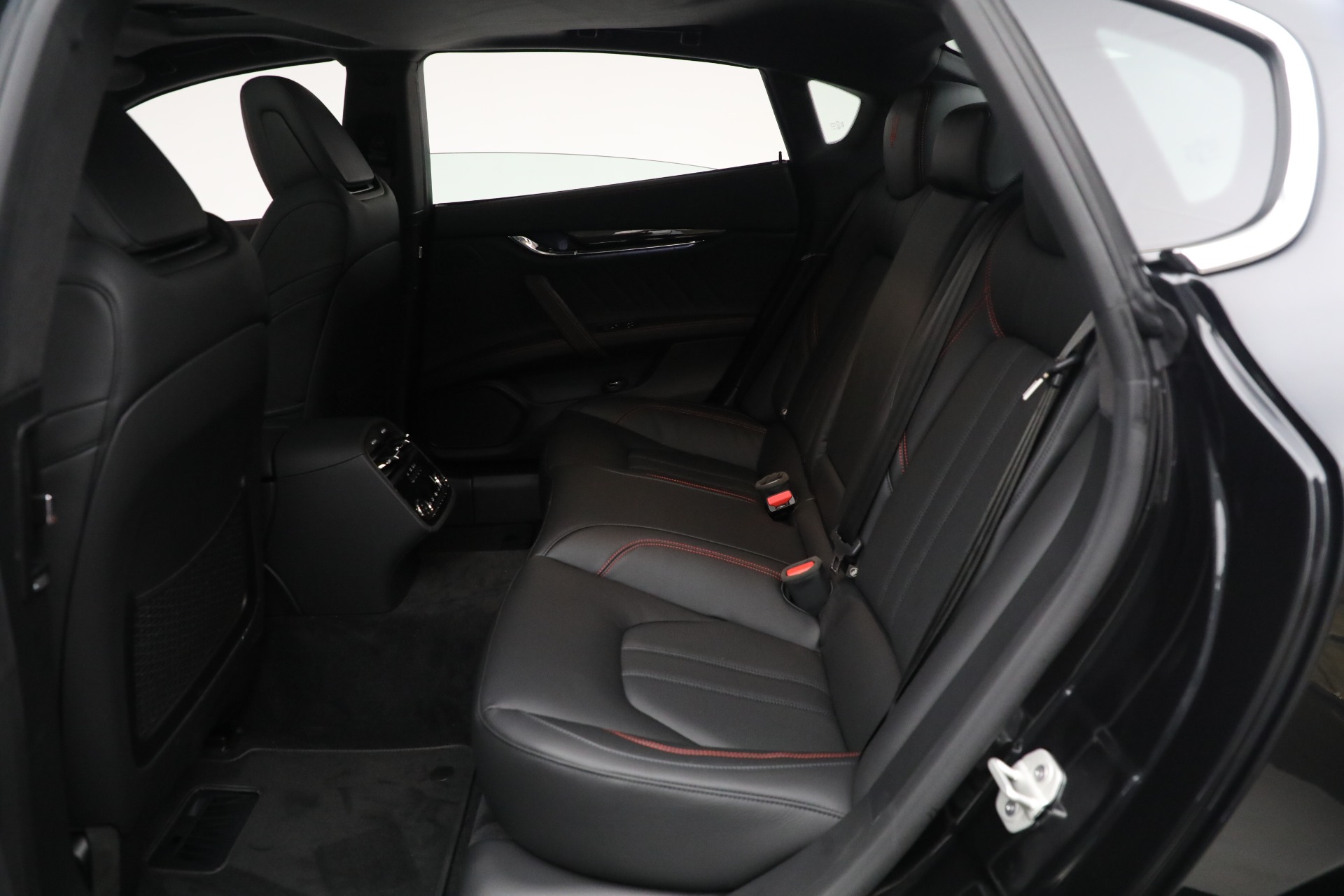 New-2024-Maserati-Quattroporte-Modena-Ultima-Q4