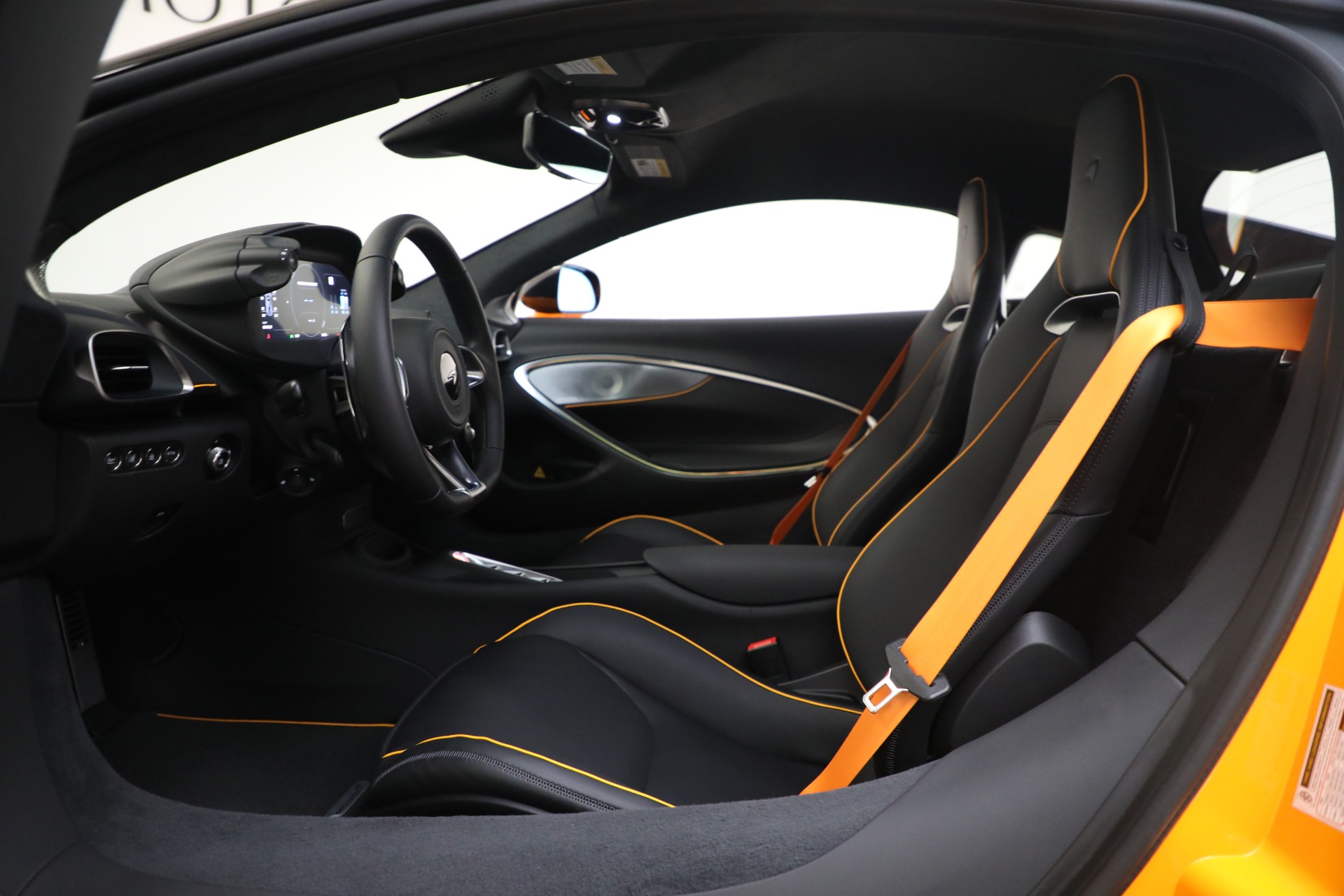 New-2025-McLaren-Artura-TechLux