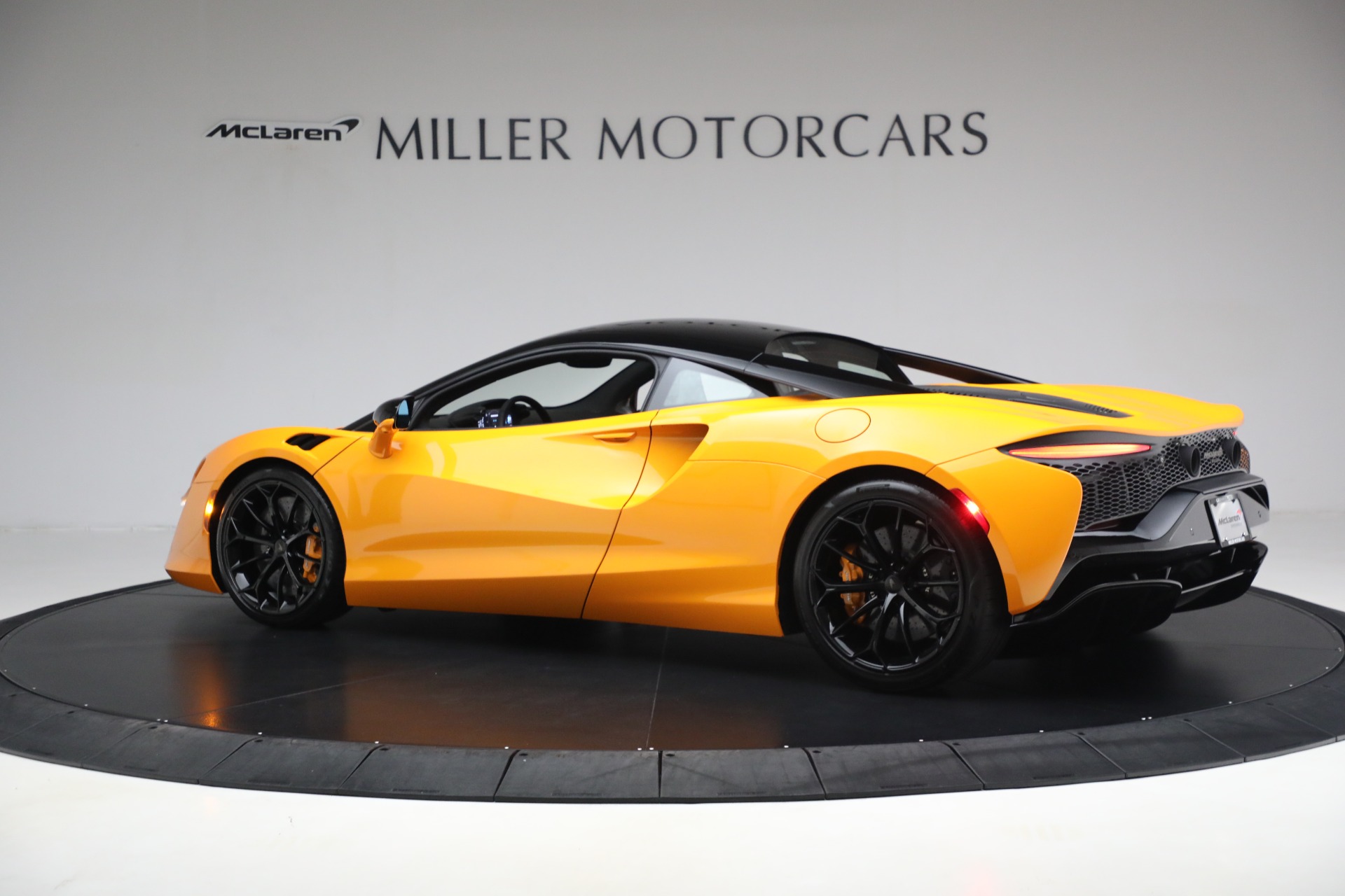 New-2025-McLaren-Artura-TechLux