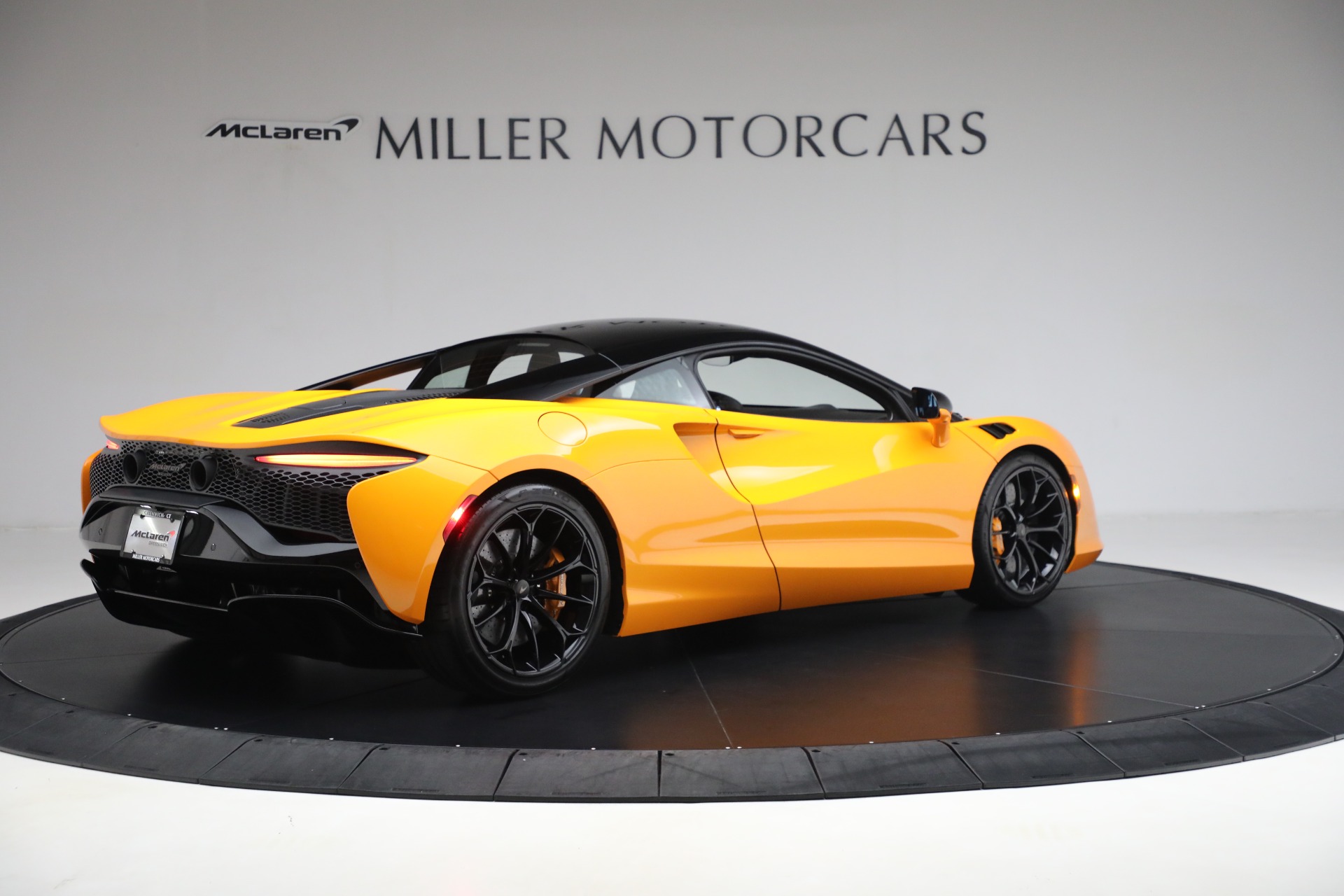 New-2025-McLaren-Artura-TechLux