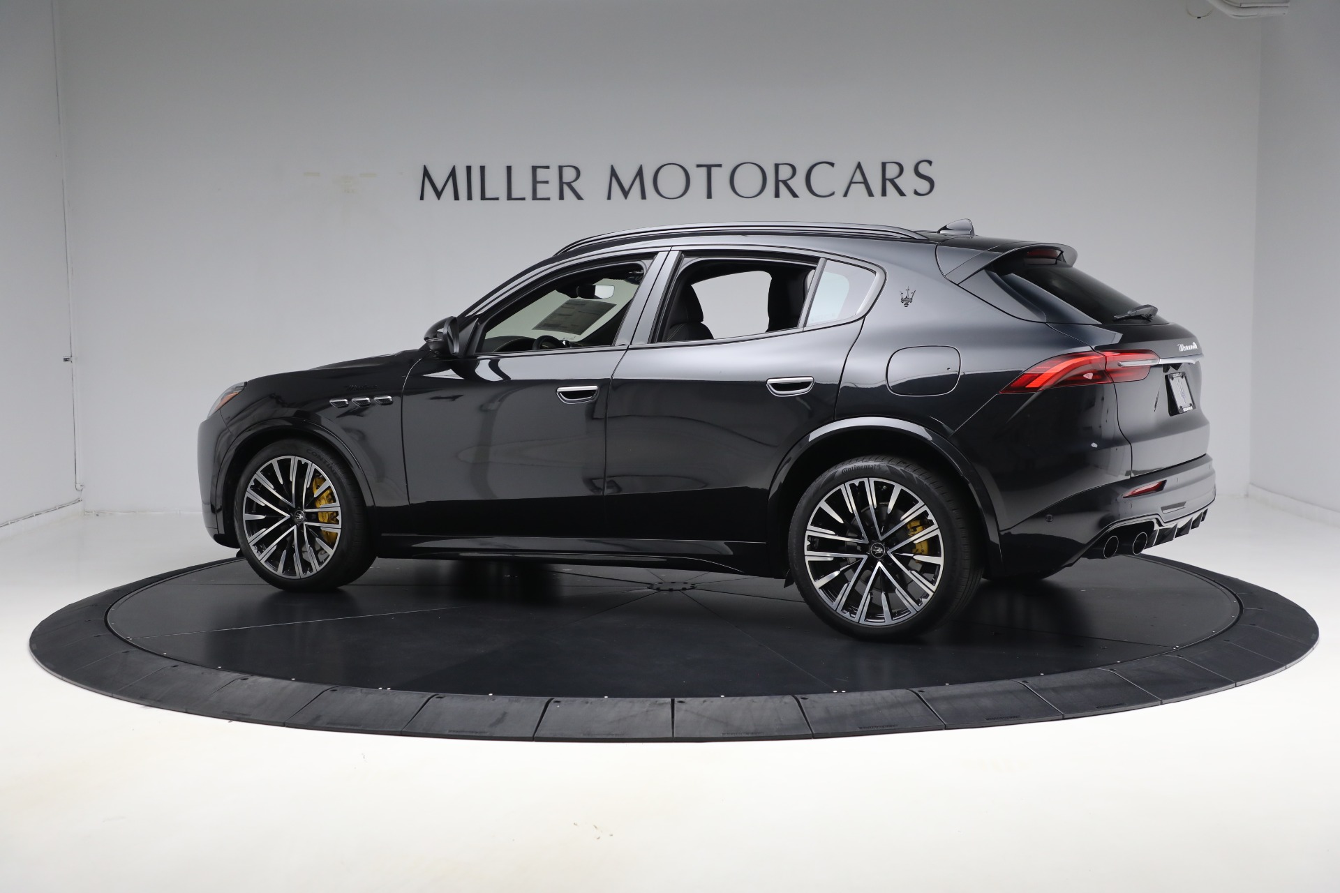 Used-2023-Maserati-Grecale-Modena