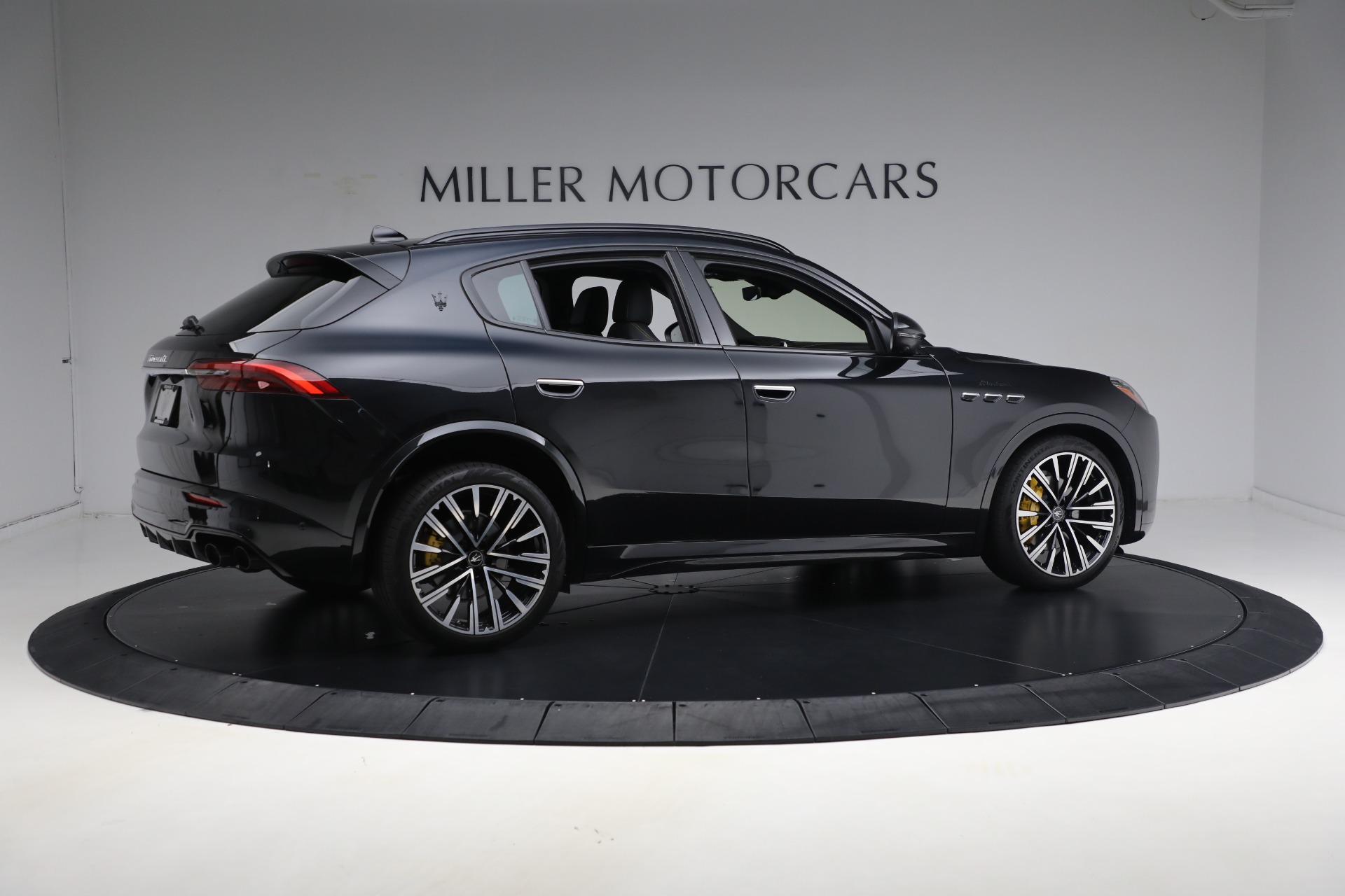 Used-2023-Maserati-Grecale-Modena