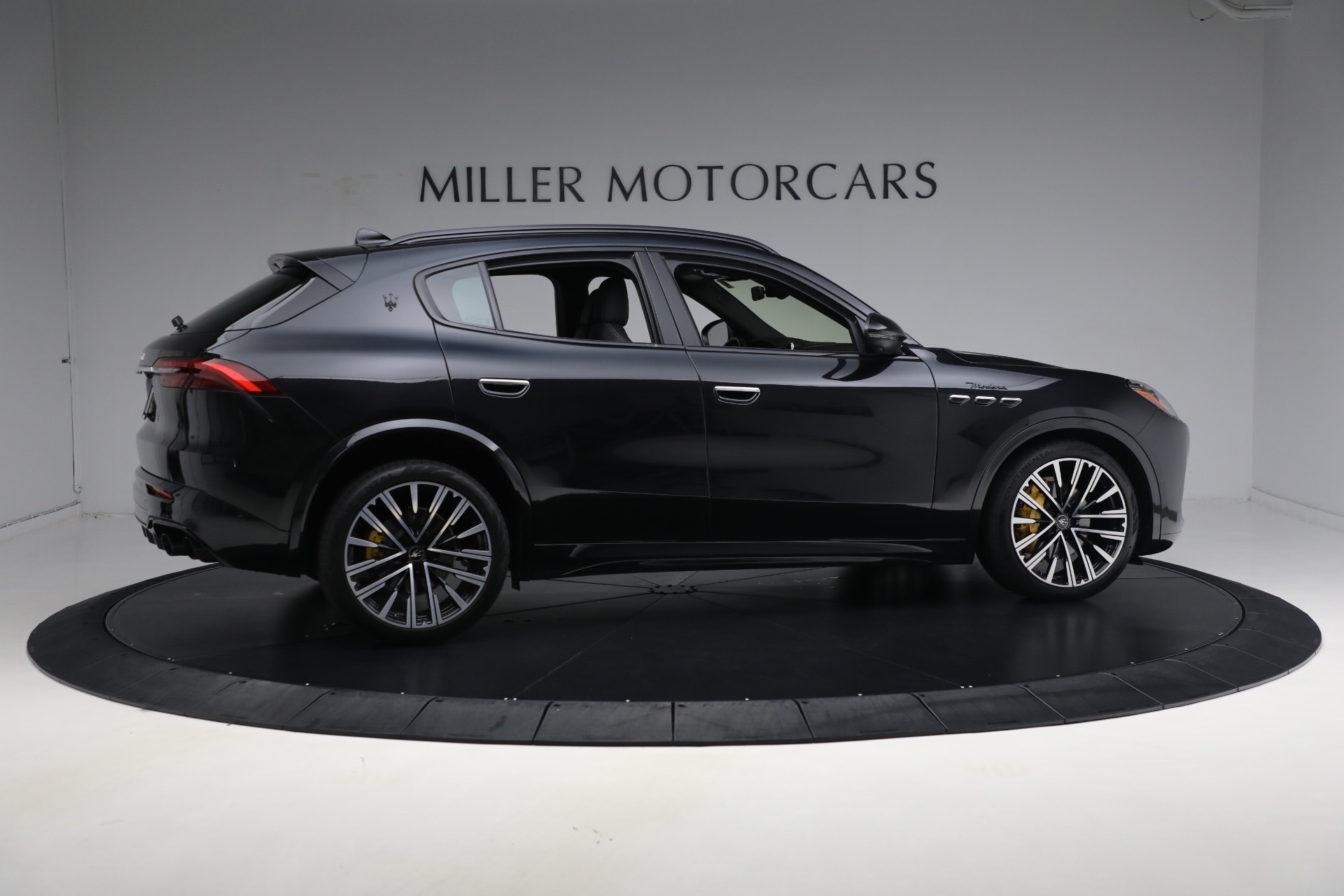 Used-2023-Maserati-Grecale-Modena