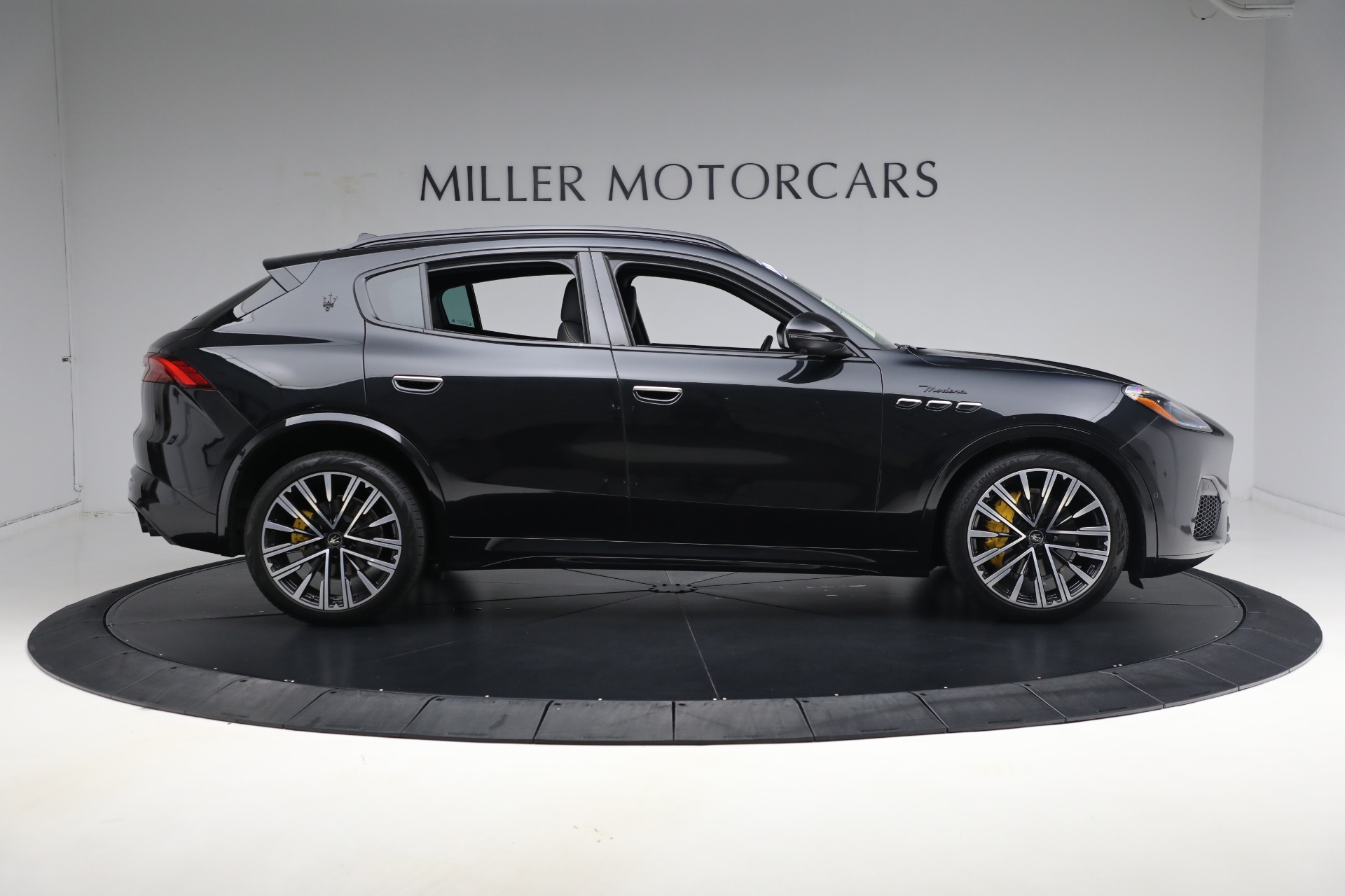 Used-2023-Maserati-Grecale-Modena