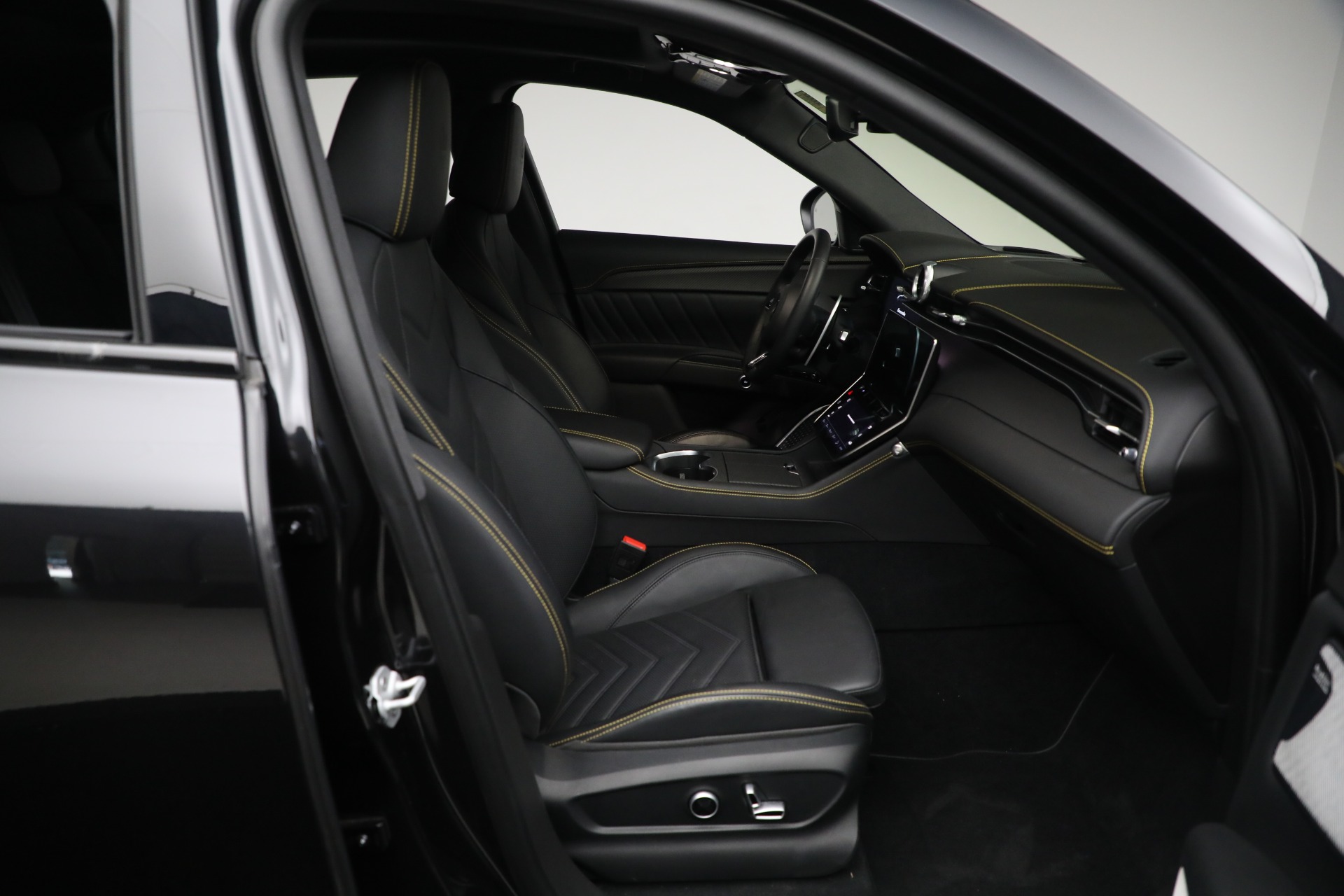 Used-2023-Maserati-Grecale-Modena