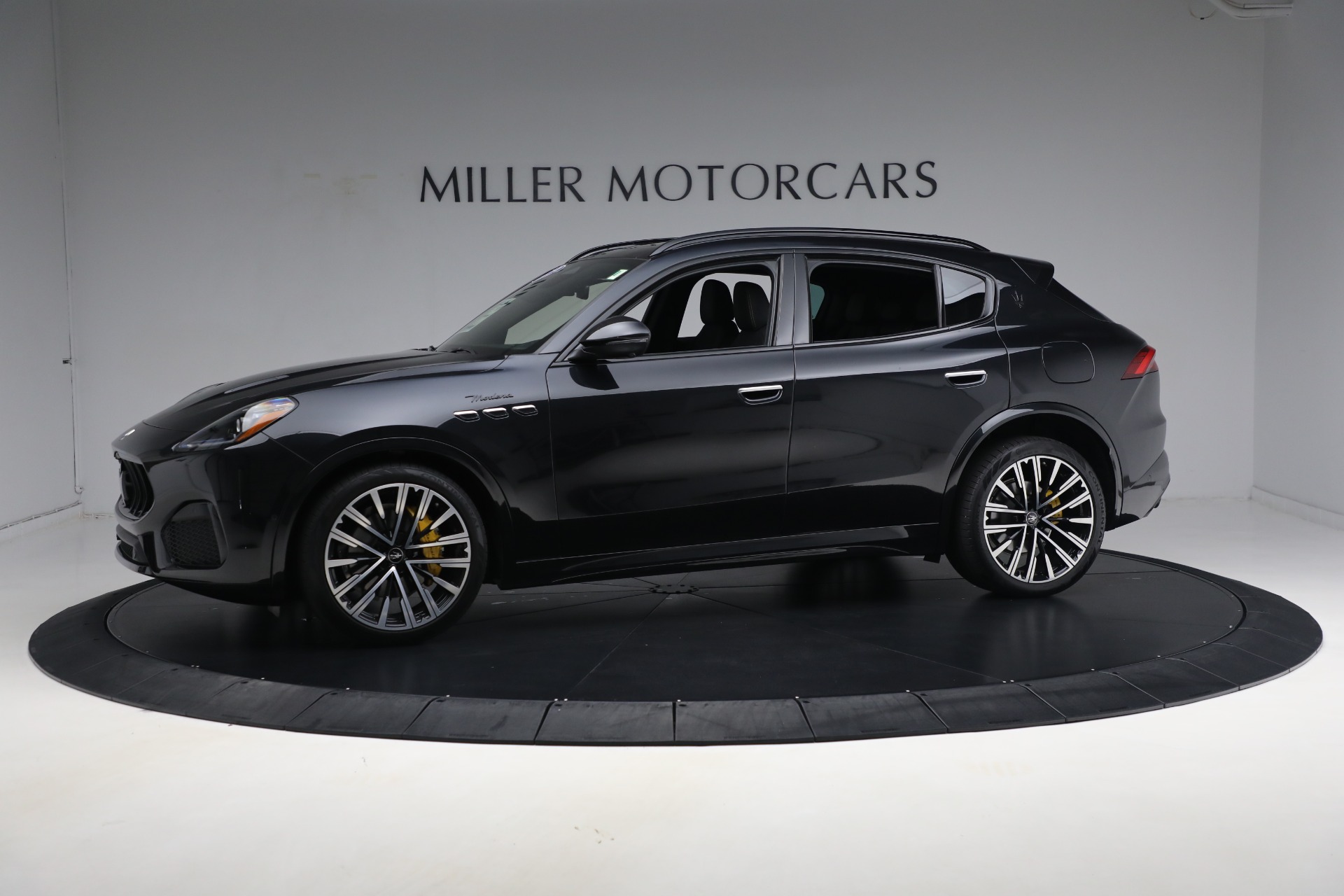 Used-2023-Maserati-Grecale-Modena