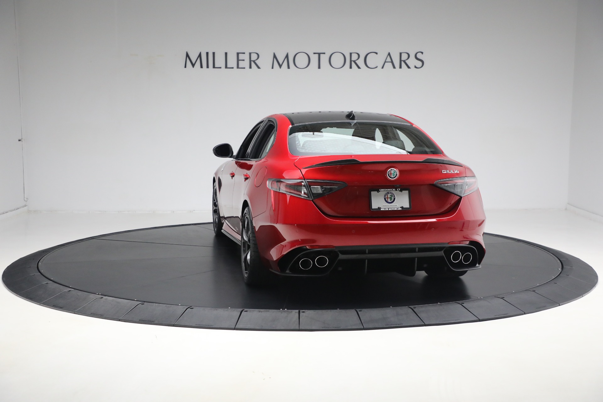 New-2024-Alfa-Romeo-Giulia-Quadrifoglio