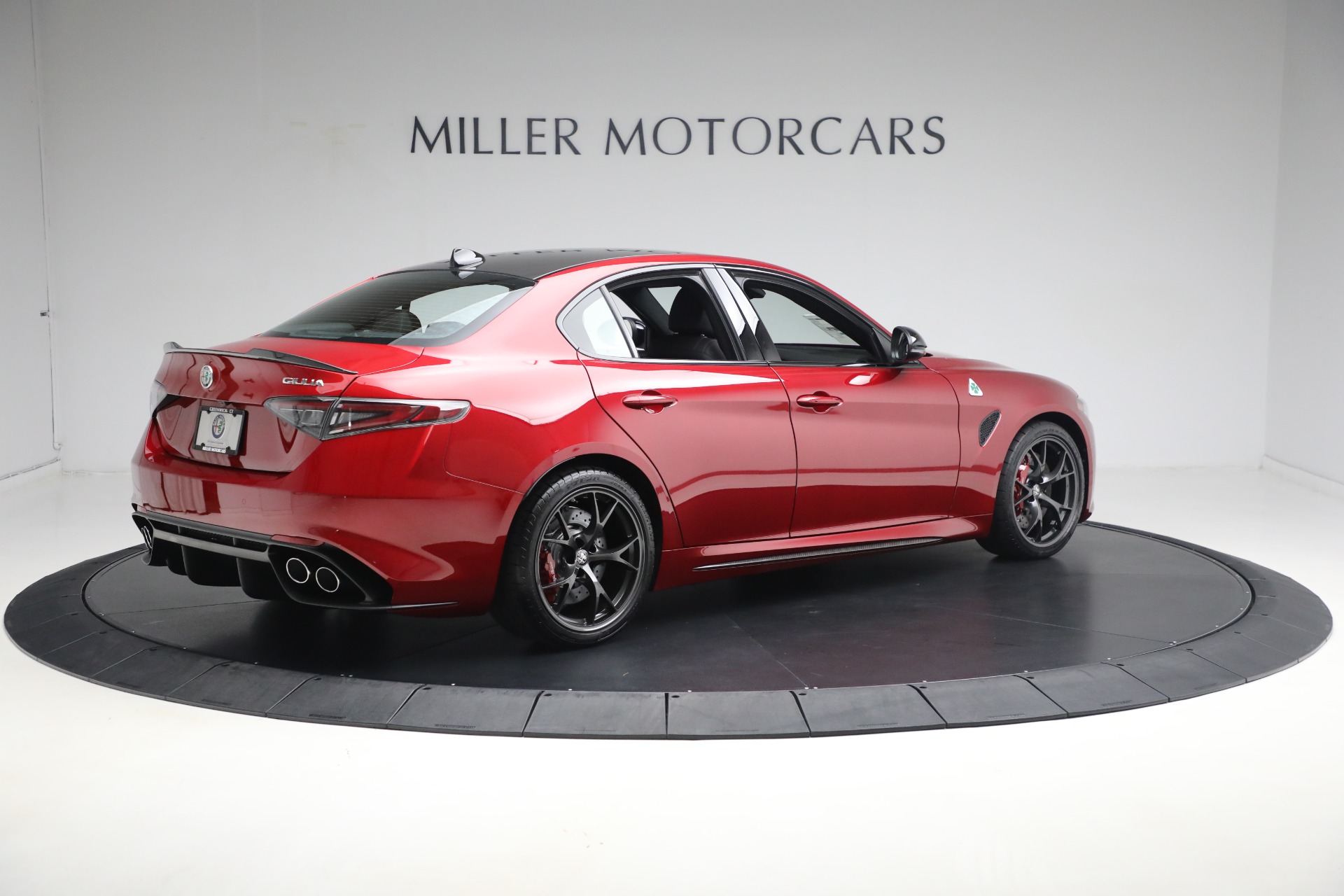 New-2024-Alfa-Romeo-Giulia-Quadrifoglio