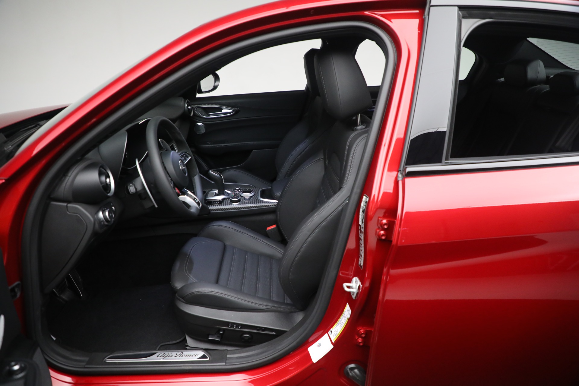 New-2024-Alfa-Romeo-Giulia-Quadrifoglio