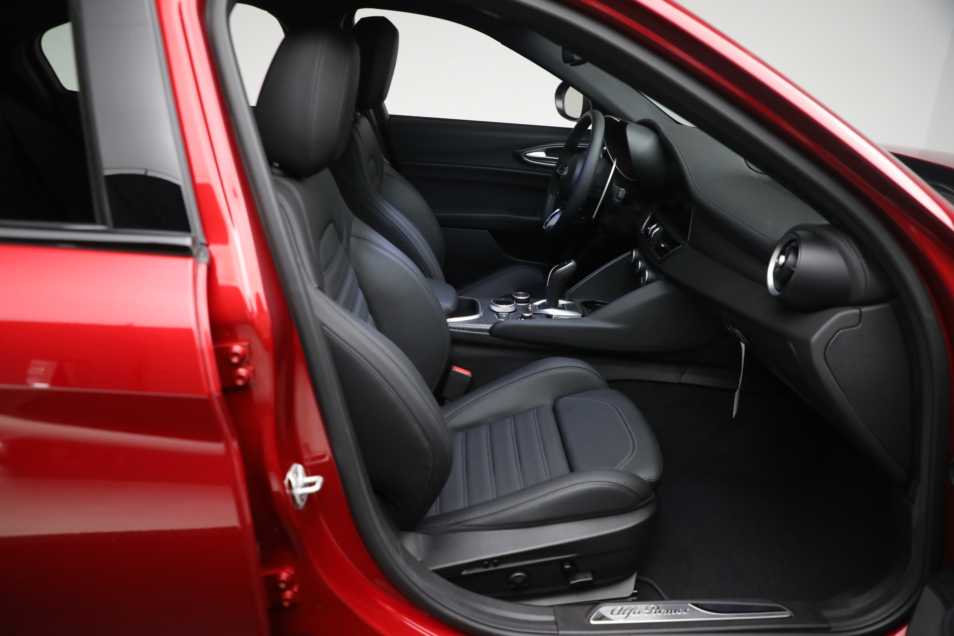 New-2024-Alfa-Romeo-Giulia-Quadrifoglio