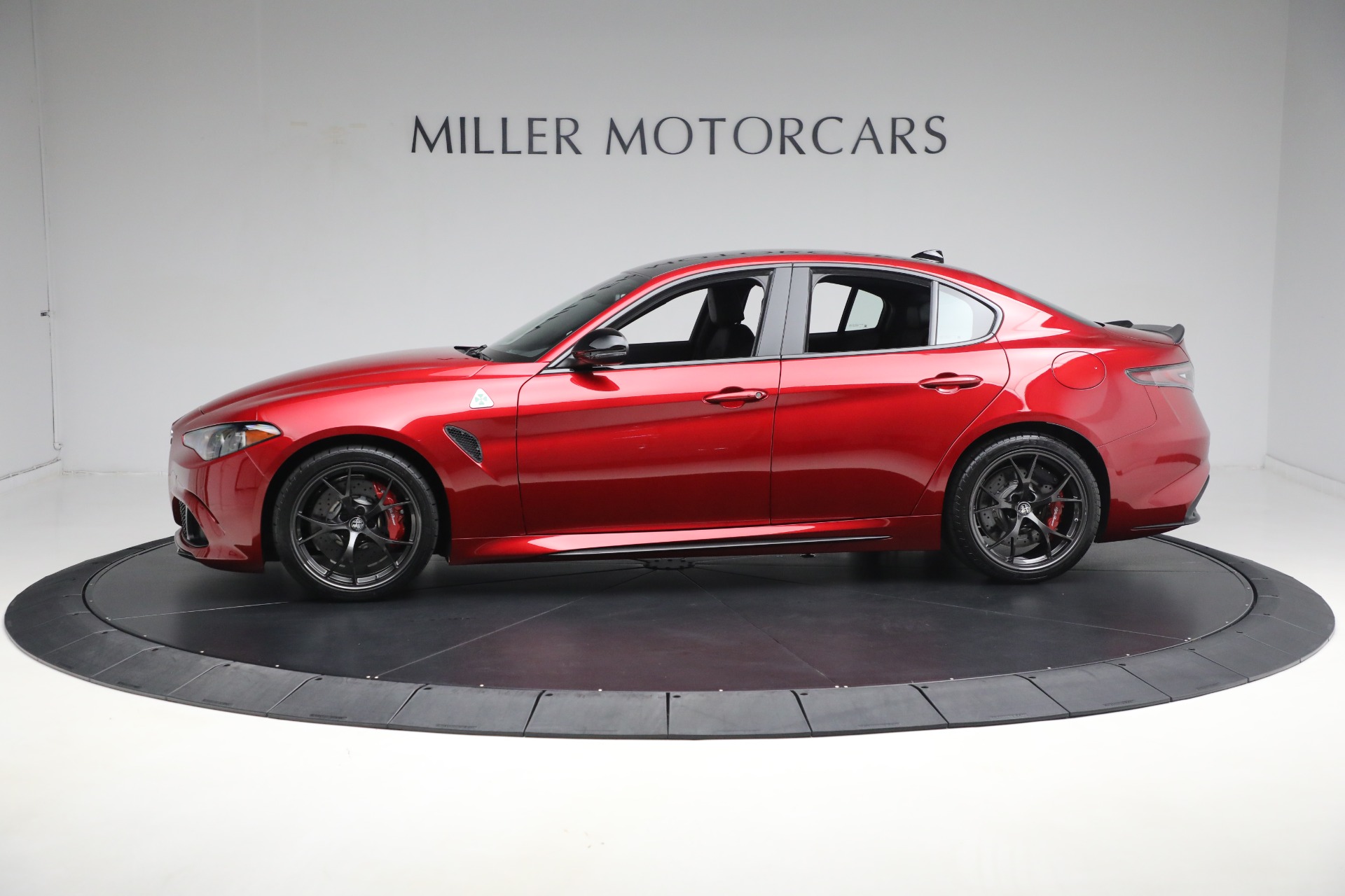 New-2024-Alfa-Romeo-Giulia-Quadrifoglio