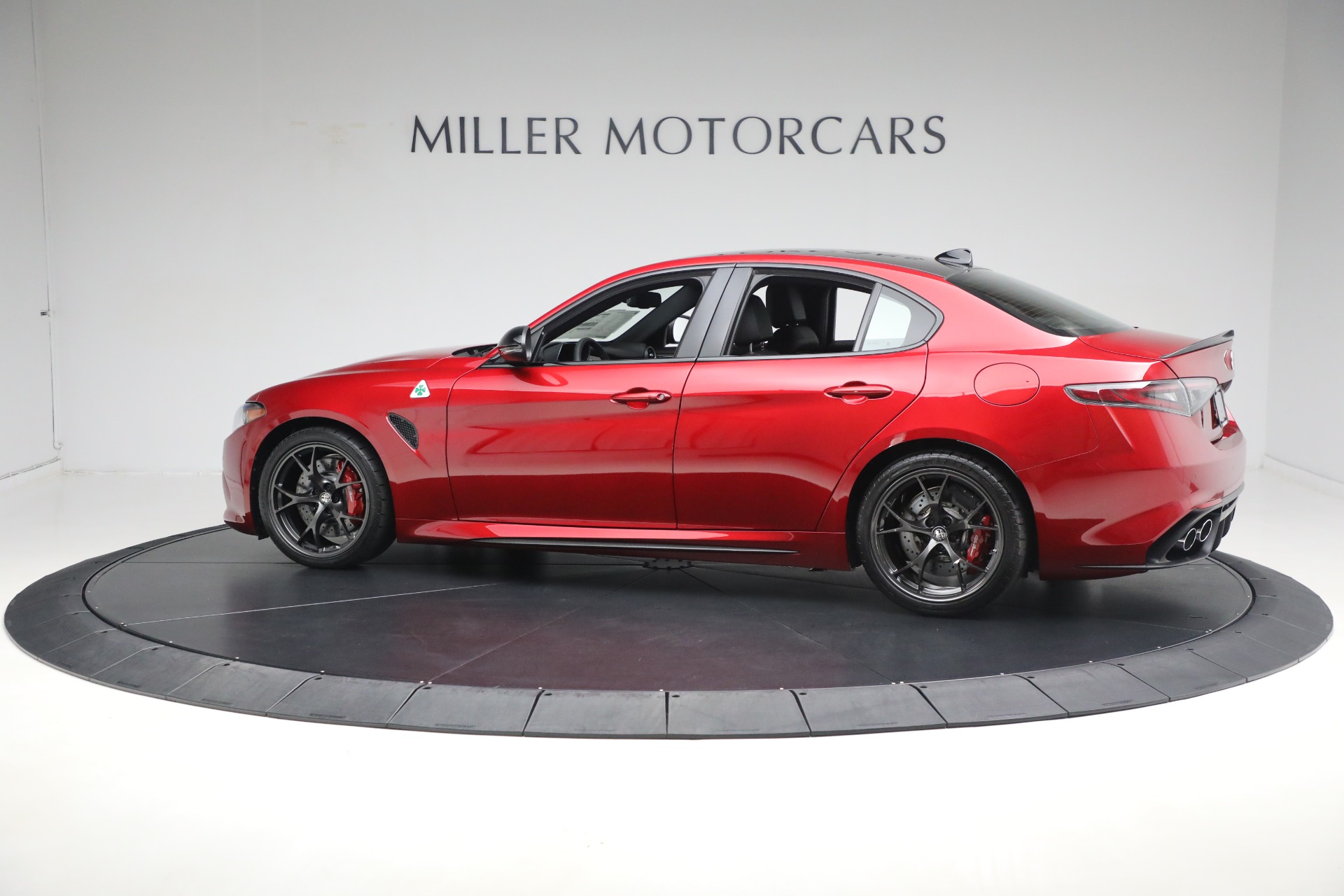 New-2024-Alfa-Romeo-Giulia-Quadrifoglio