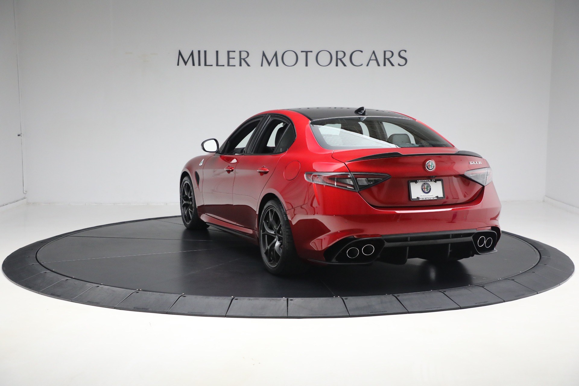 New-2024-Alfa-Romeo-Giulia-Quadrifoglio