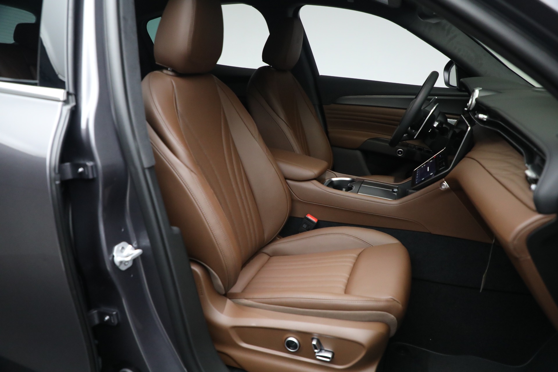 New-2024-Maserati-Grecale-GT