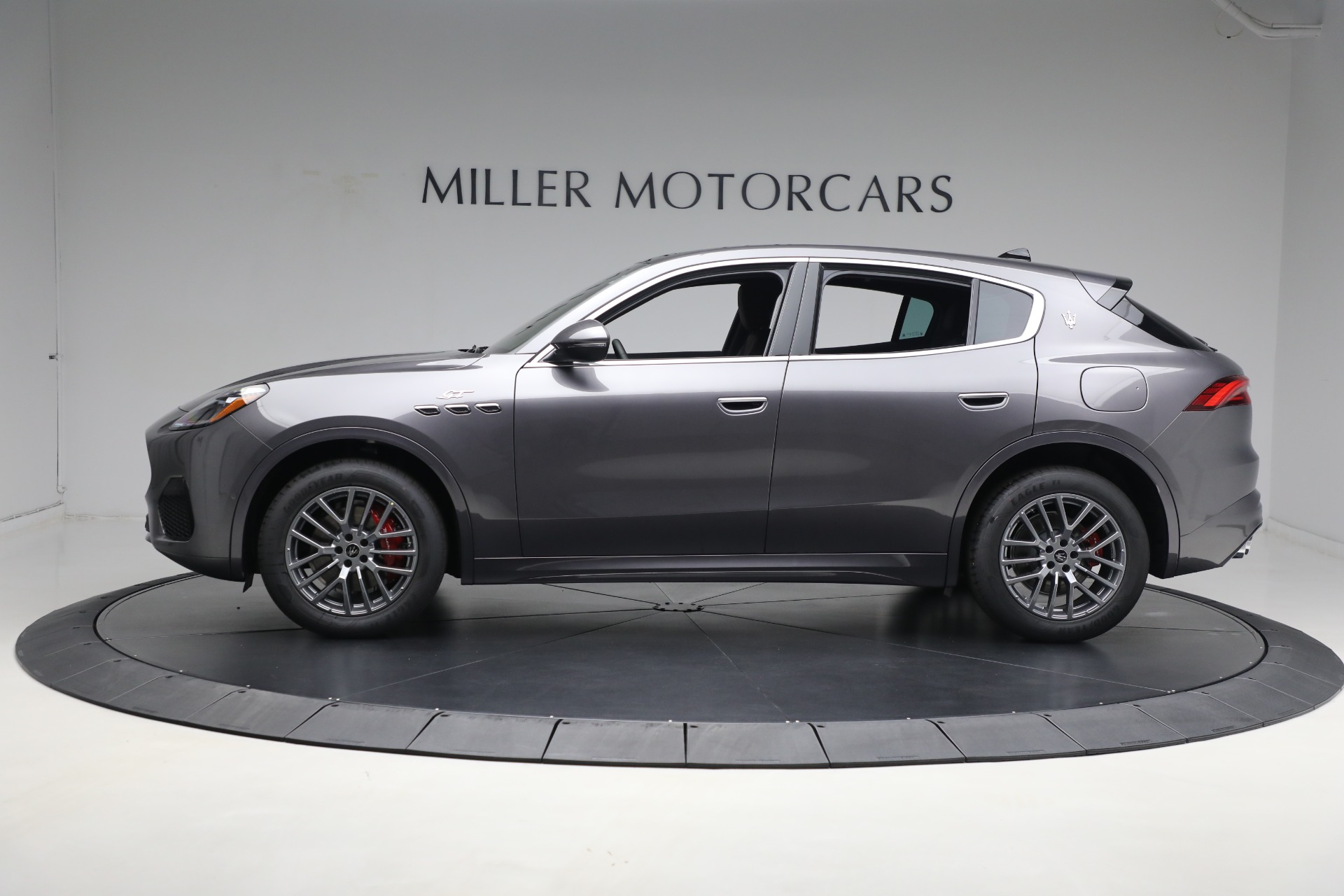 New-2024-Maserati-Grecale-GT