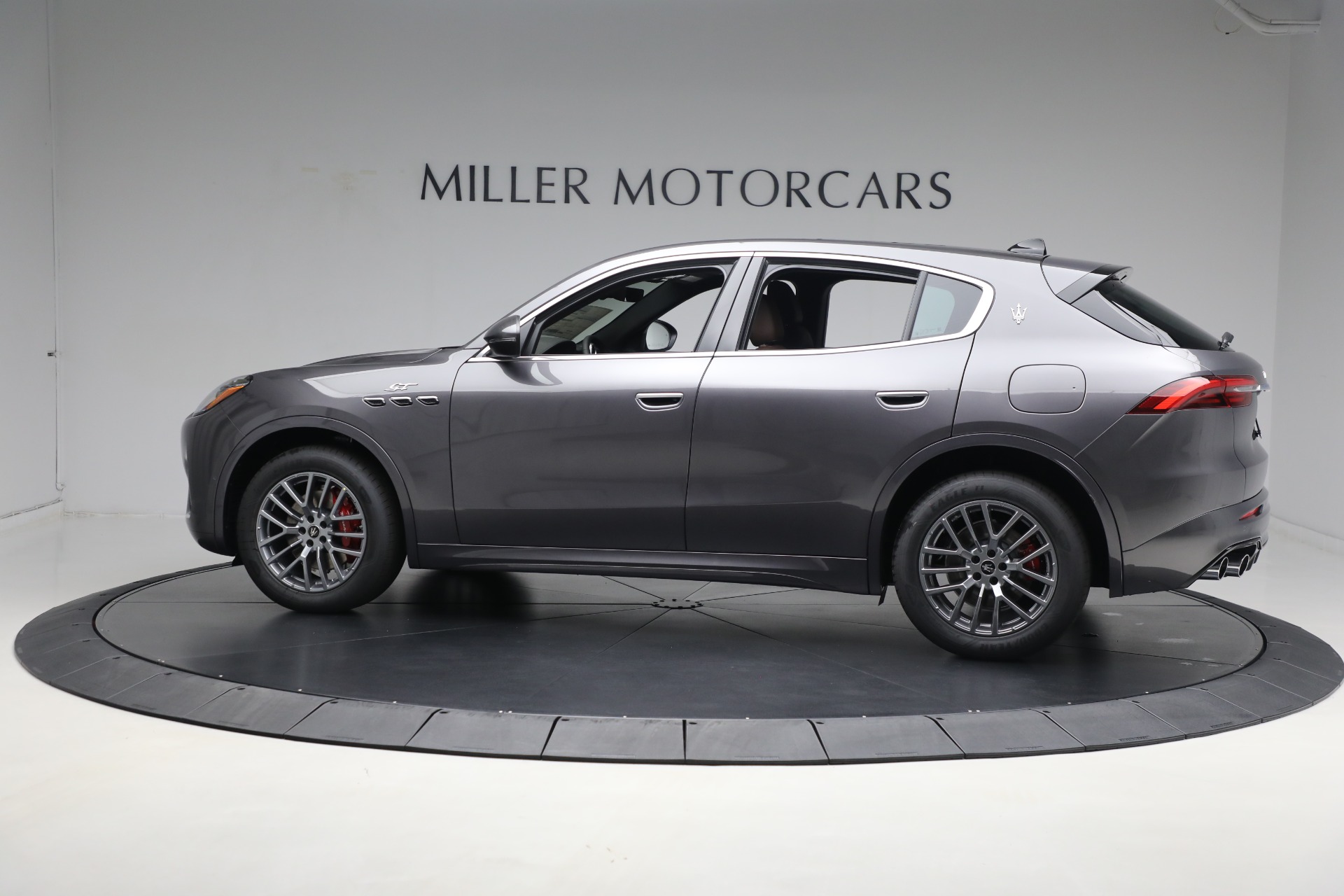 New-2024-Maserati-Grecale-GT