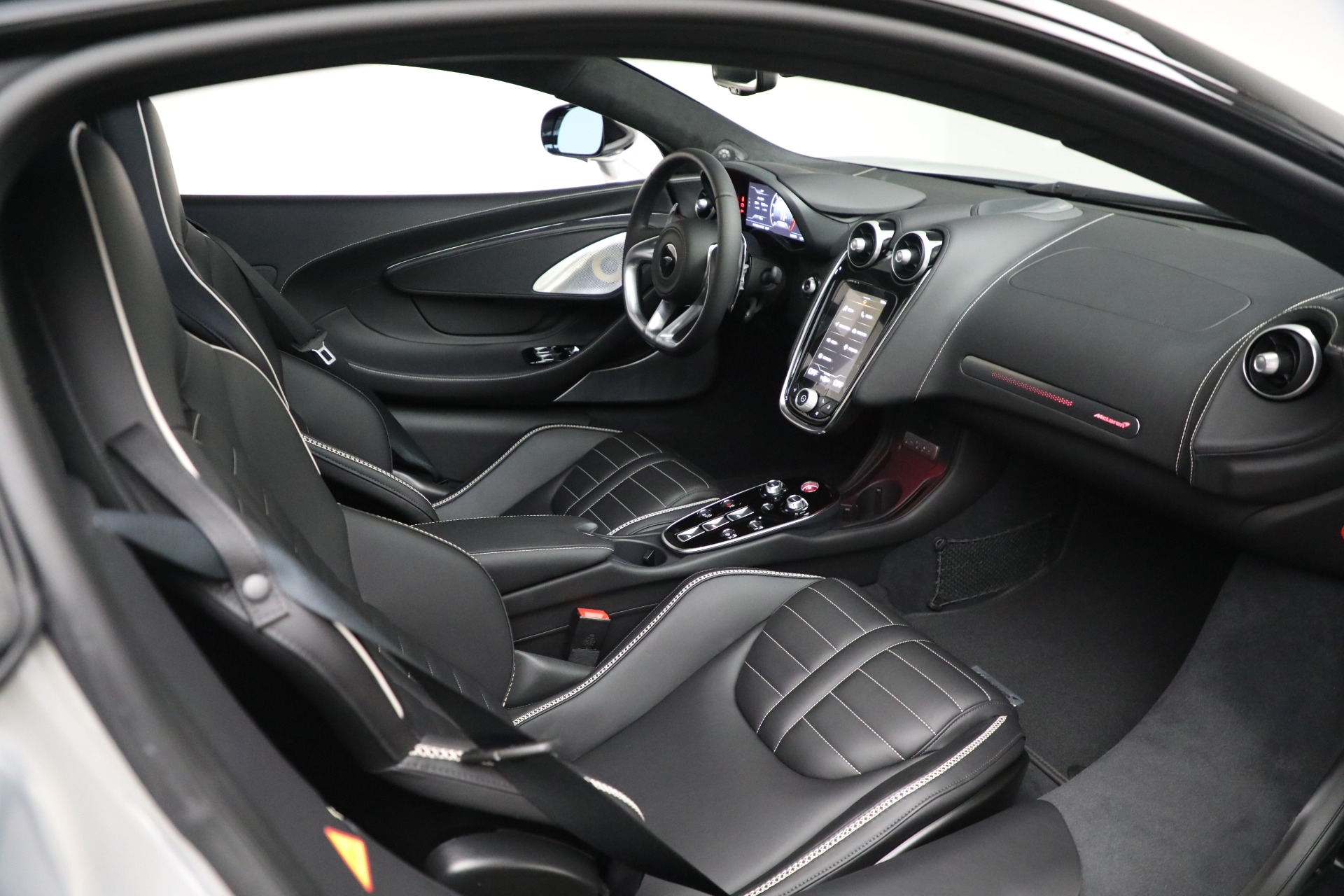 New-2025-McLaren-GTS-TechLux