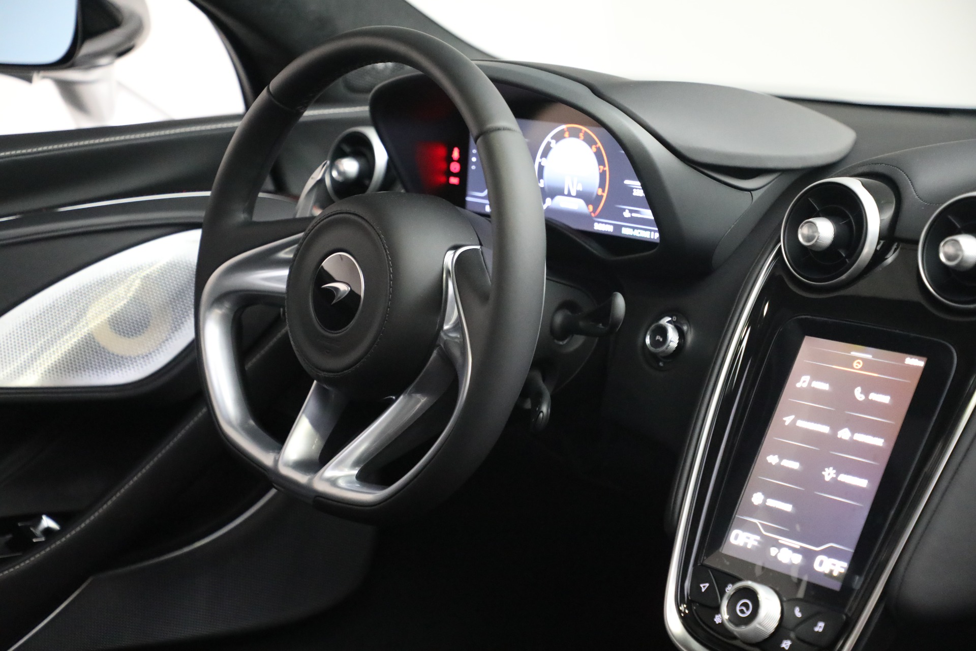 New-2025-McLaren-GTS-TechLux