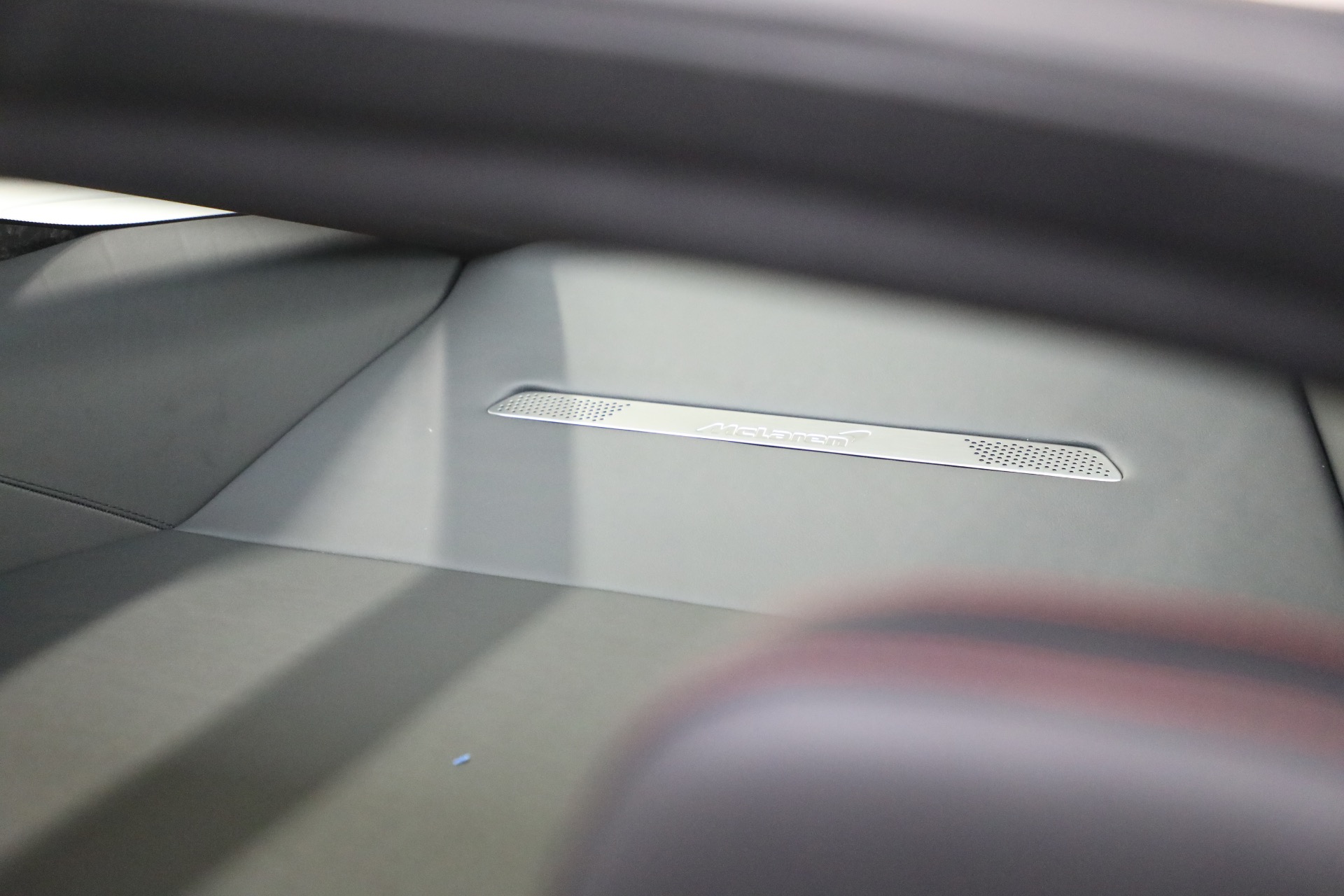 New-2024-McLaren-750S-TechLux