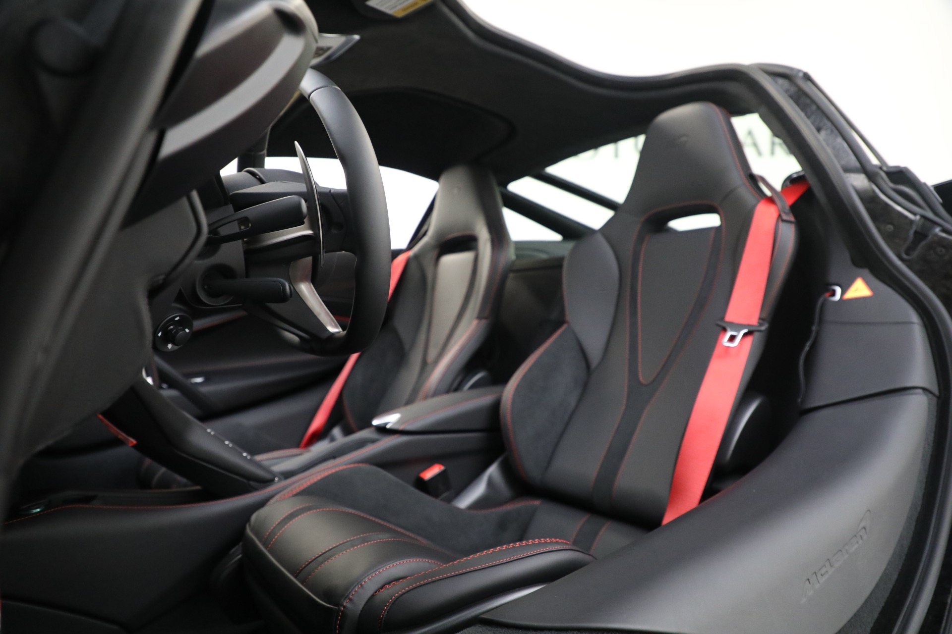 New-2024-McLaren-750S-TechLux